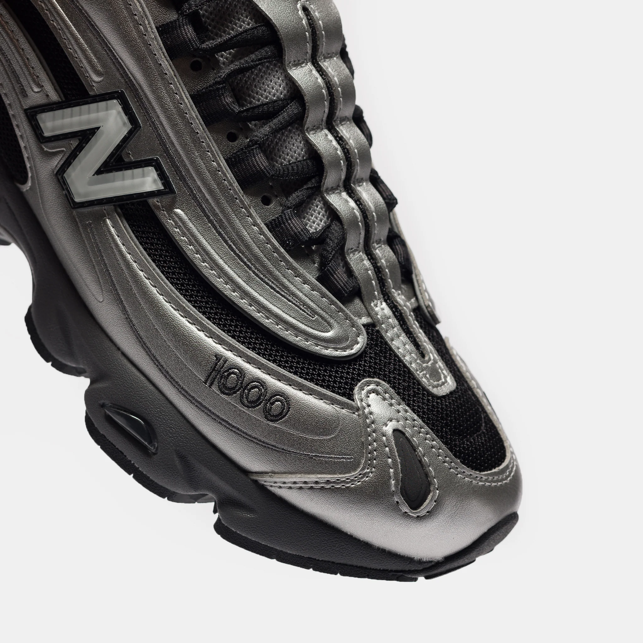 1000 Sneaker in Silver Metallic/Green - Image 6