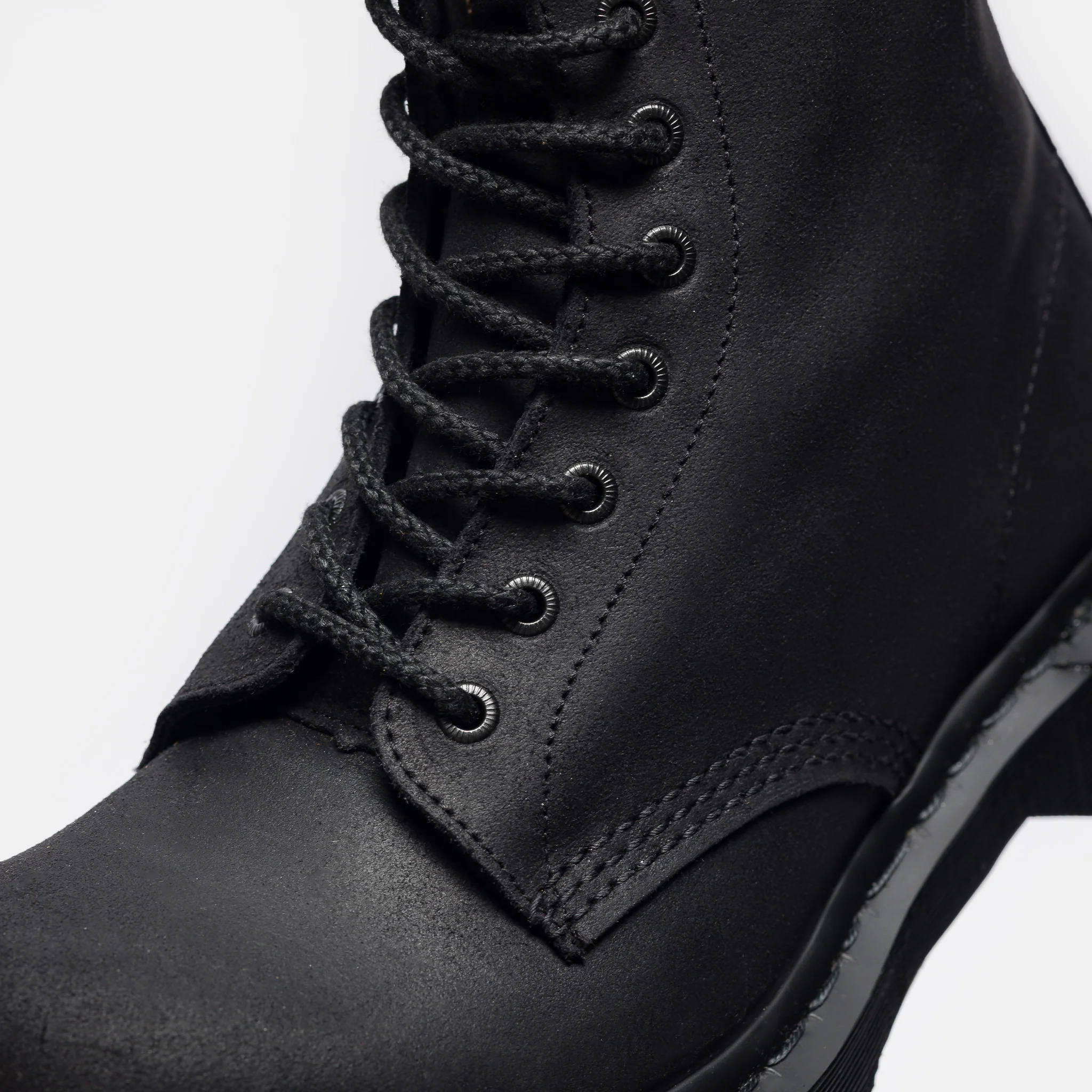 1460 Bex Bump Toe Boot in Black Wax Commander - Image 6