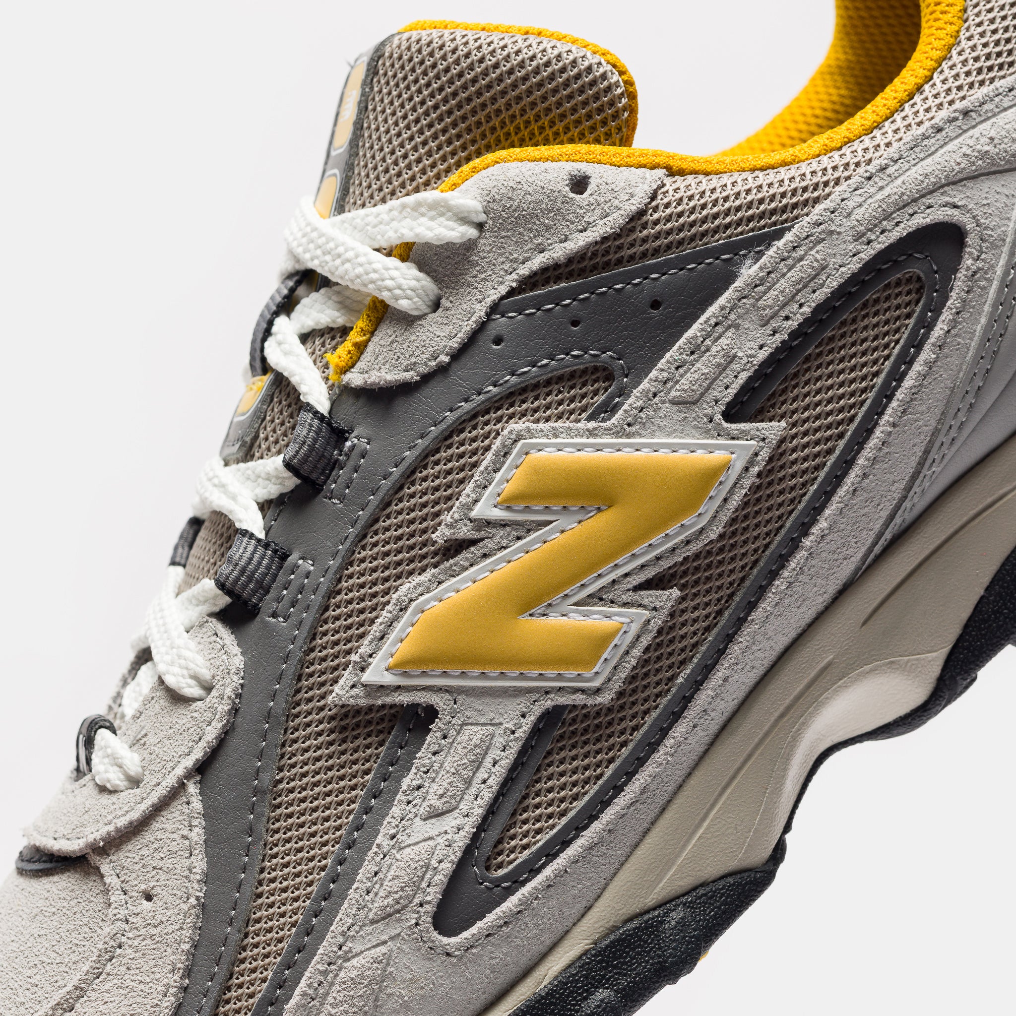 204L Sneaker in Raincloud/Baroque Gold - Image 5