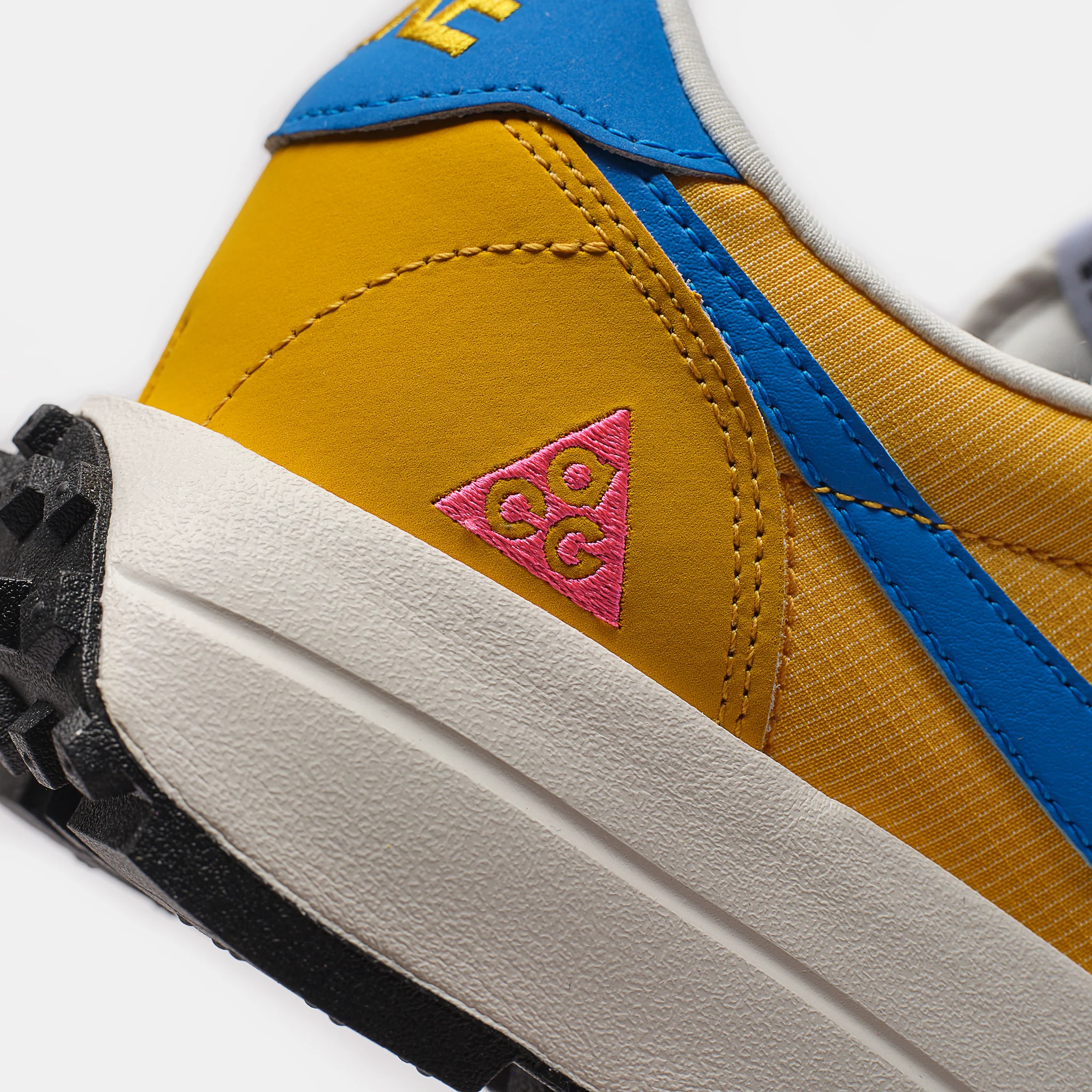 ACG LDV Sneaker in Dark Sulfur/Photo Blue/Sail/White - Image 6