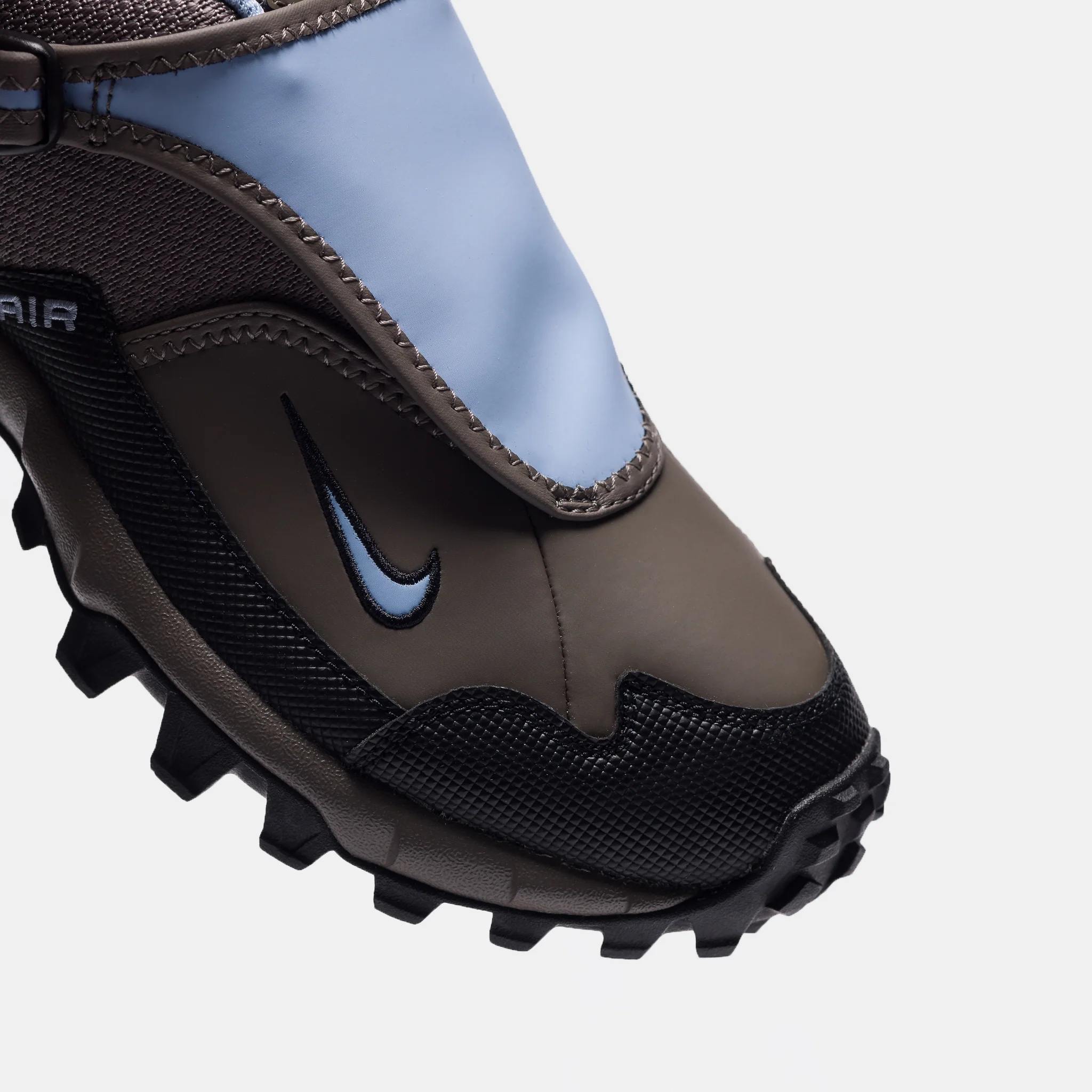 ACG Phassad Sneaker in Cave Stone/Aluminum/Cave Stone/Black - Image 6