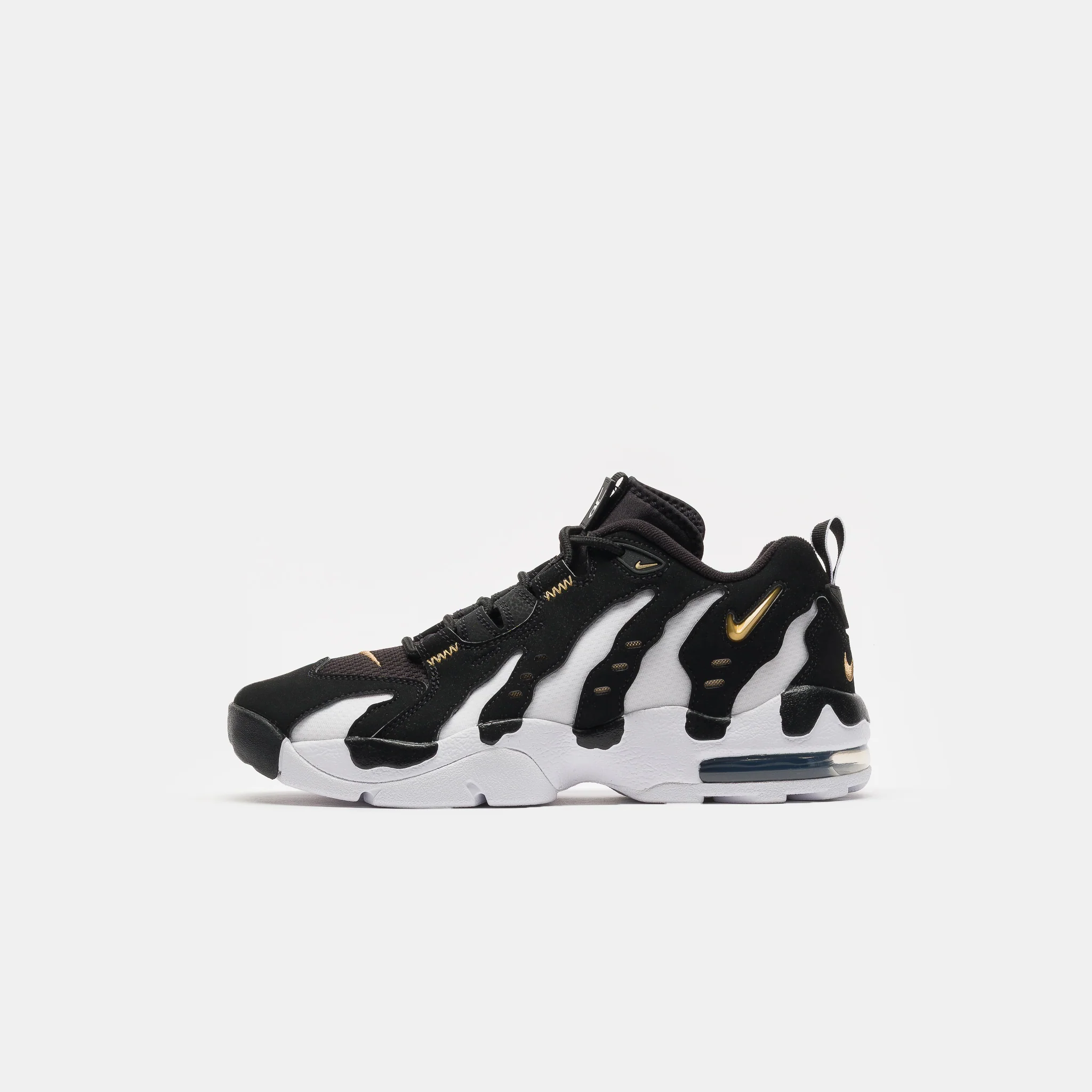 Air DT Max '96 Low Sneaker in Black/Metallic Gold/White