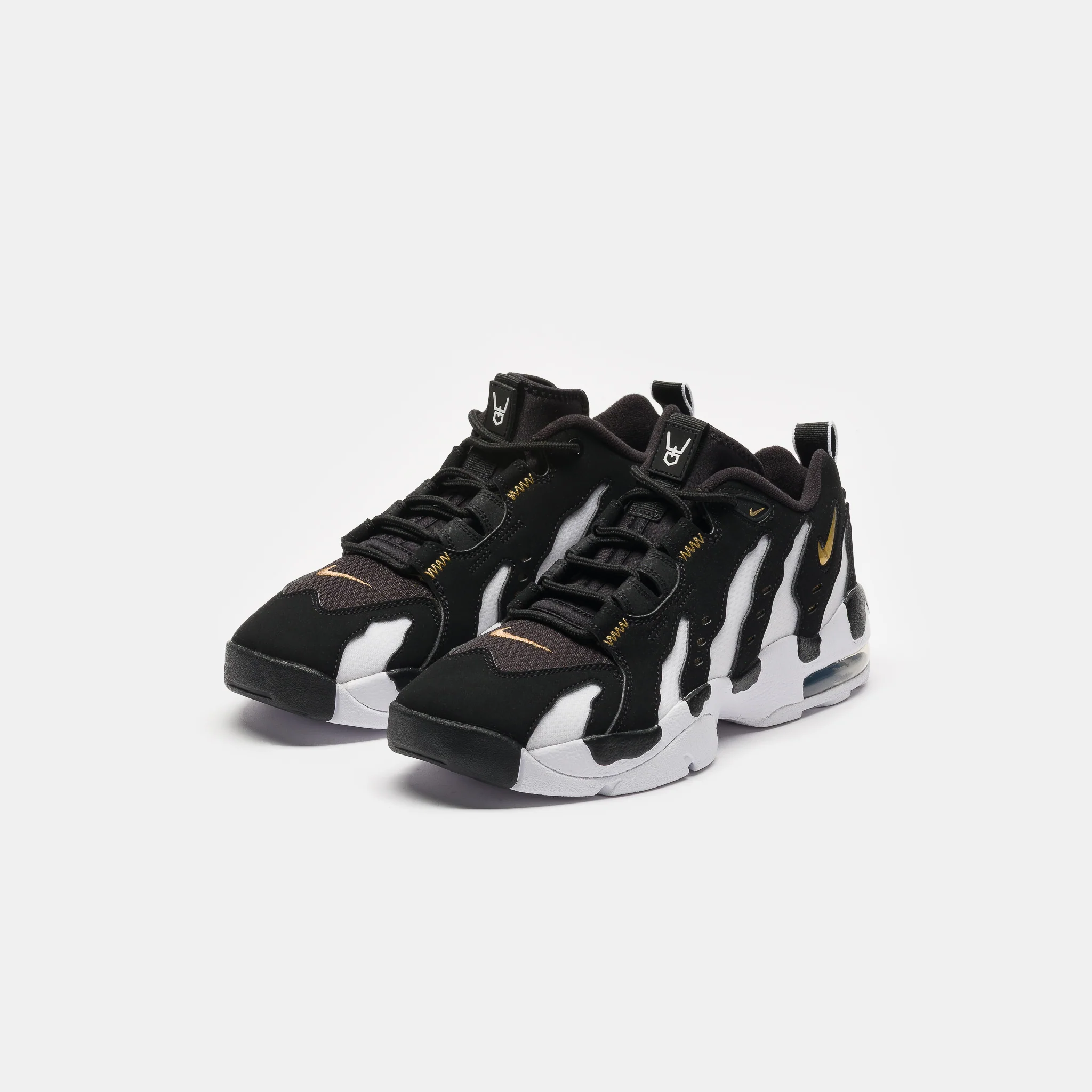 Air DT Max '96 Low Sneaker in Black/Metallic Gold/White - Image 3