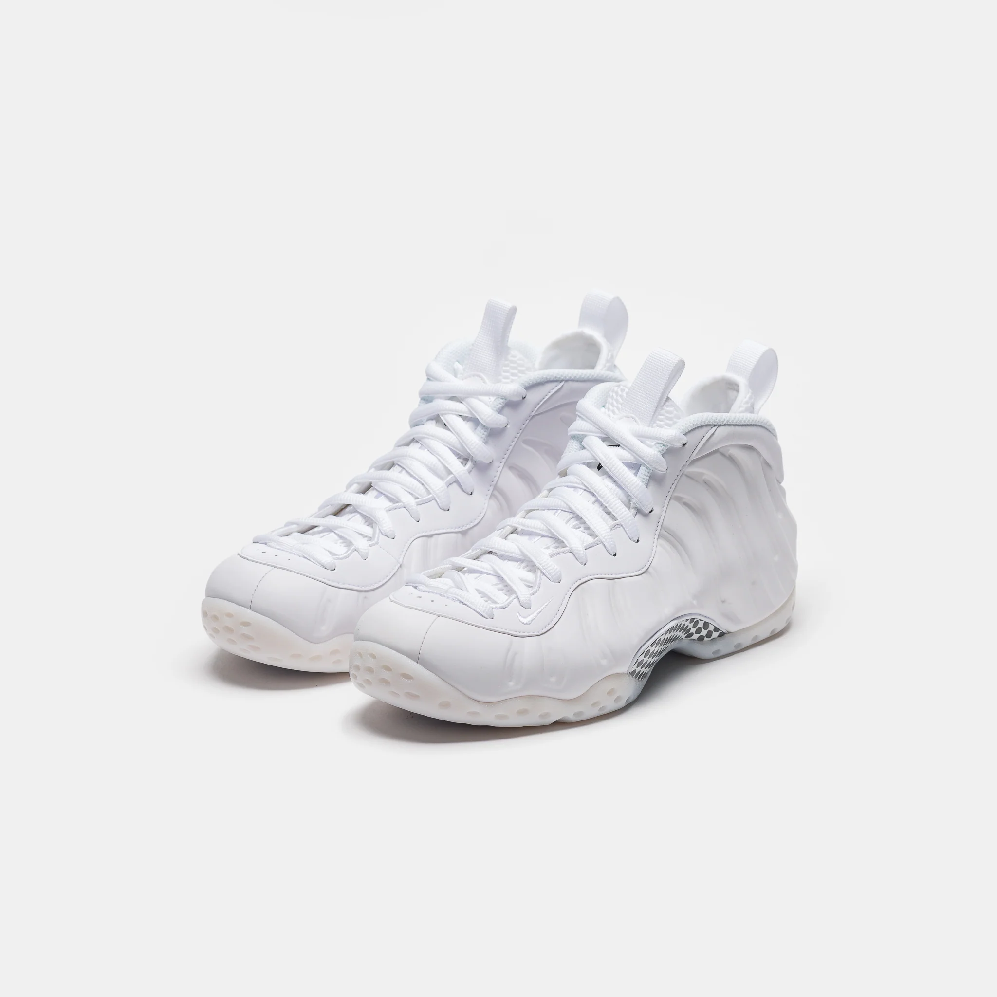 Air Foamposite One Sneaker in White/White - Image 3