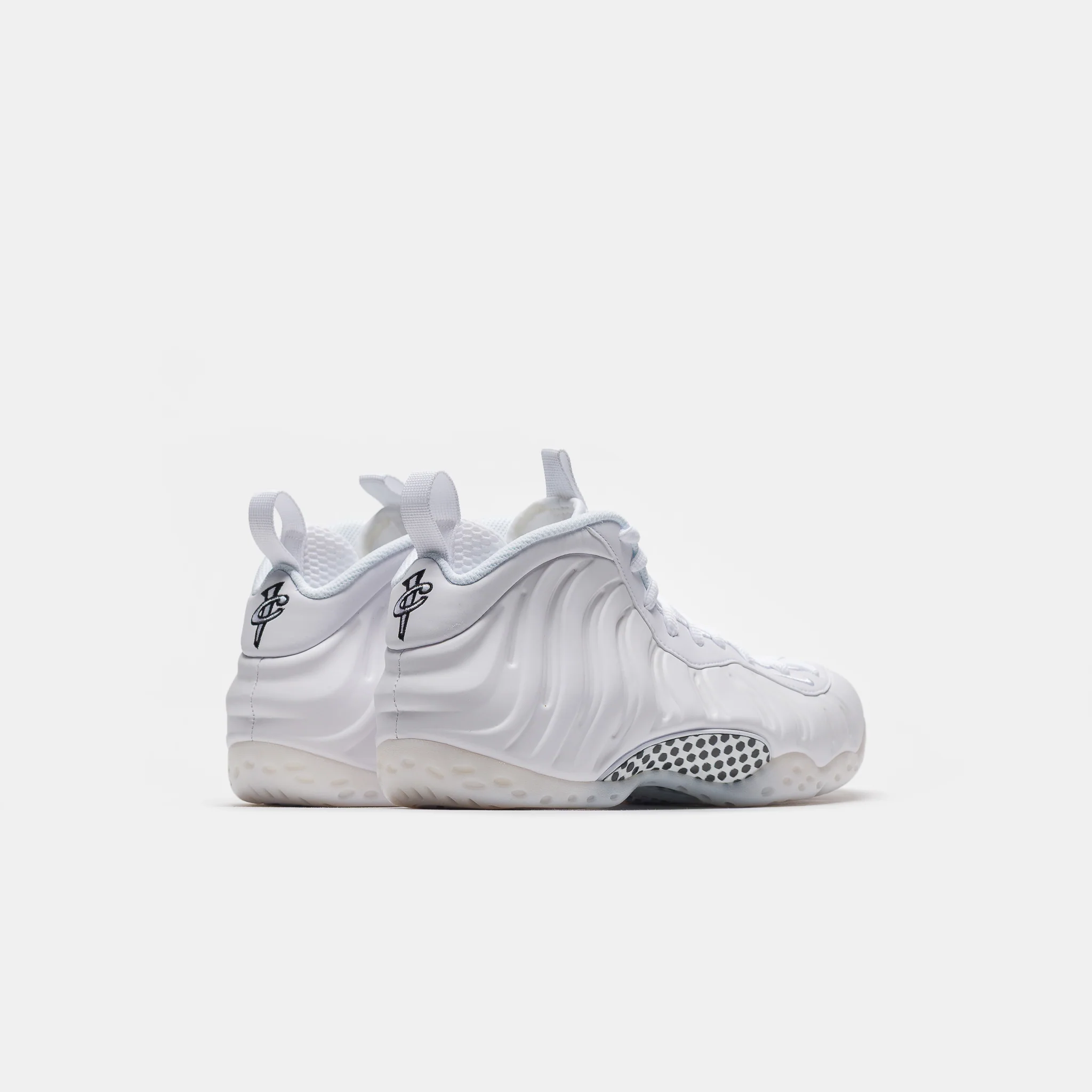 Air Foamposite One Sneaker in White/White - Image 5