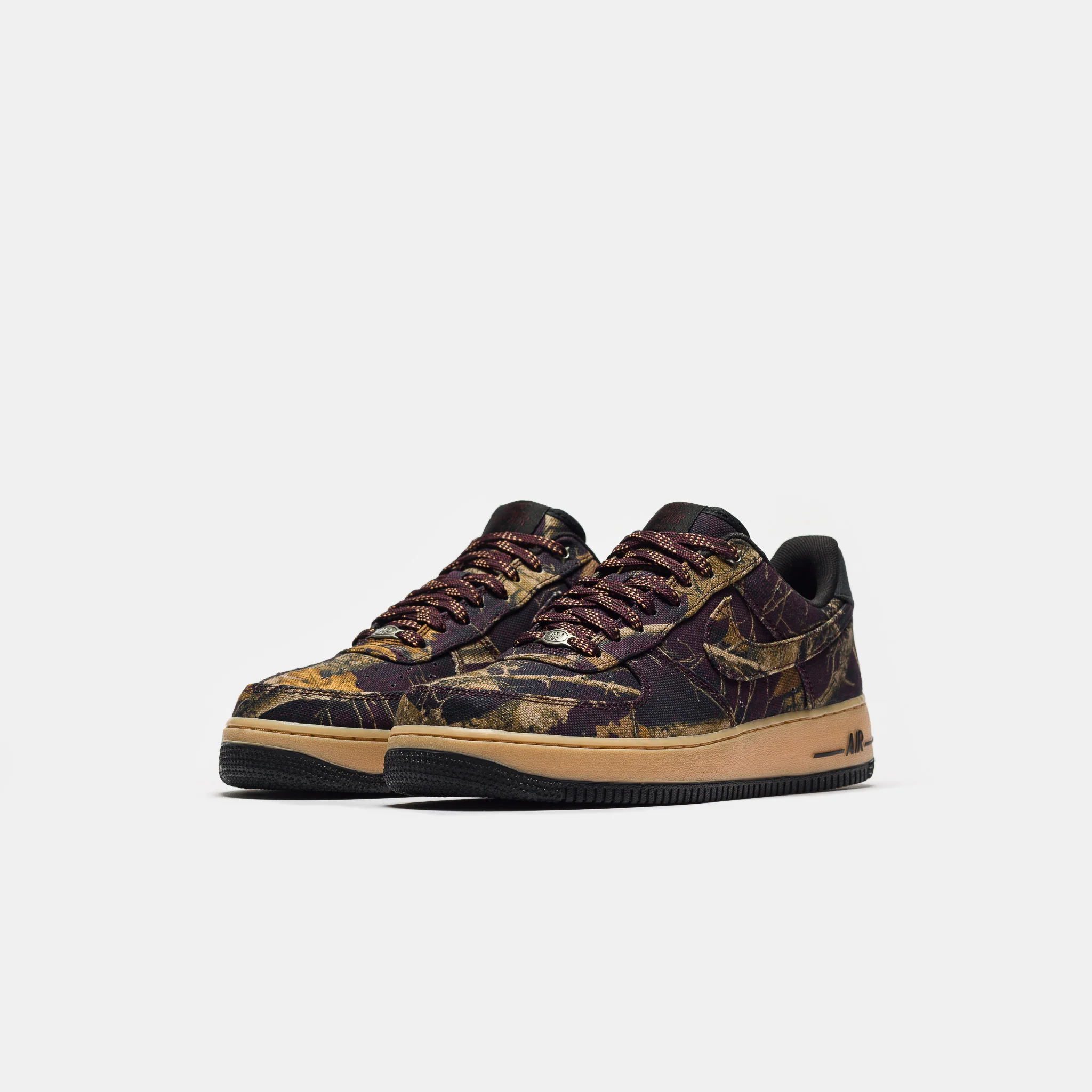 Air Force 1 '07 RealTree Sneaker in Multicolor/Gum Yellow - Image 2