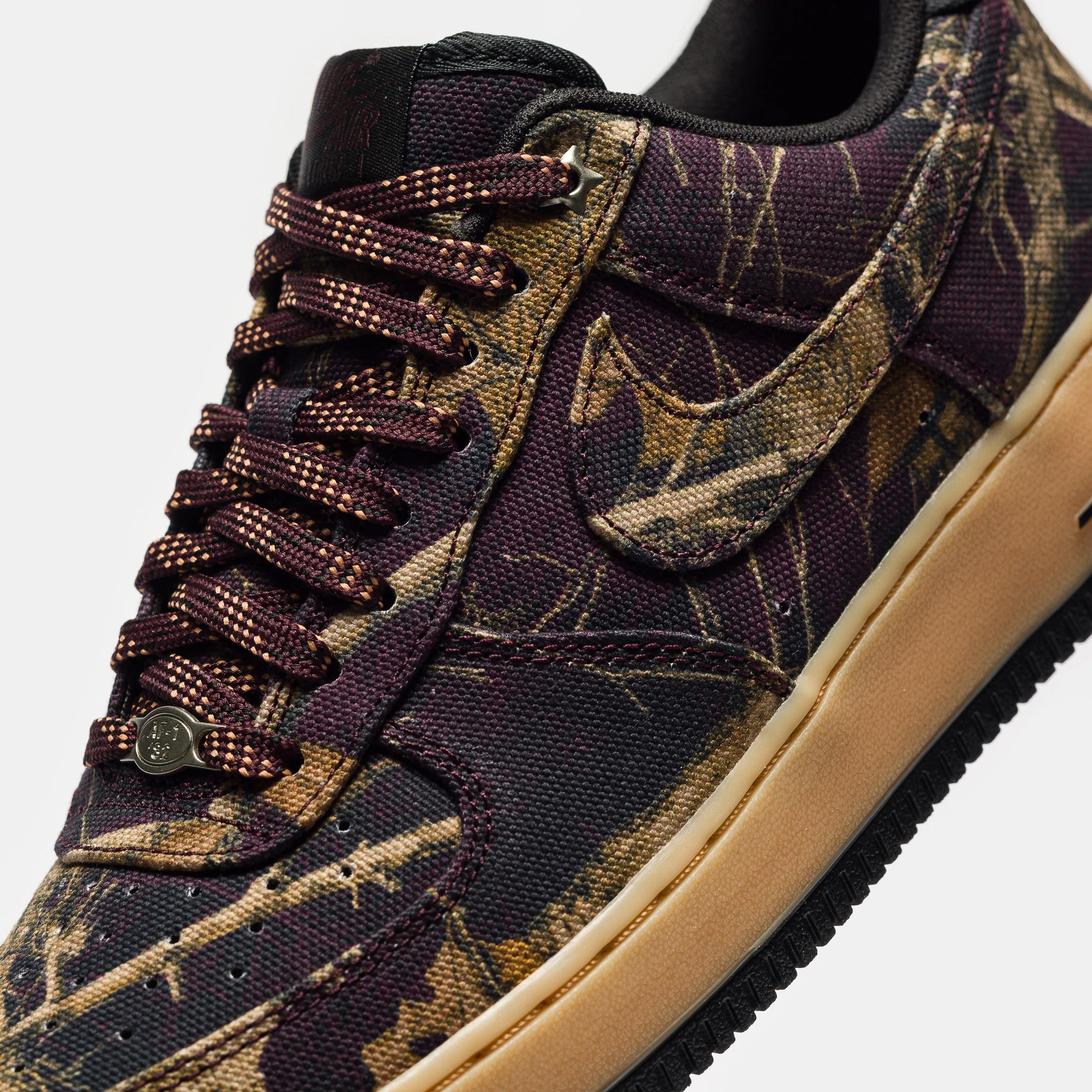 Air Force 1 '07 RealTree Sneaker in Multicolor/Gum Yellow - Image 5