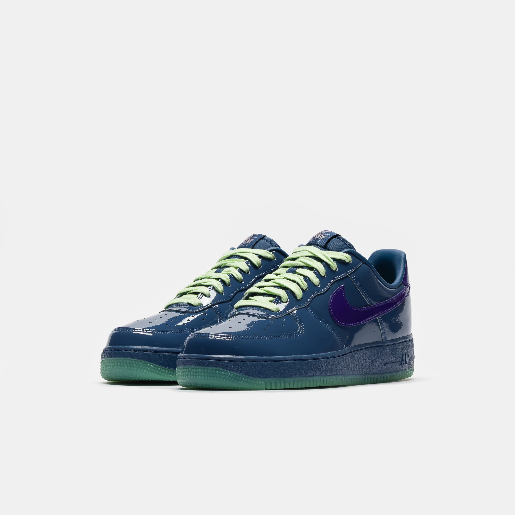 Air Force 1 Low Sneaker in  Mystic Navy/Grape Ice/Lt Violet Ore - Image 2