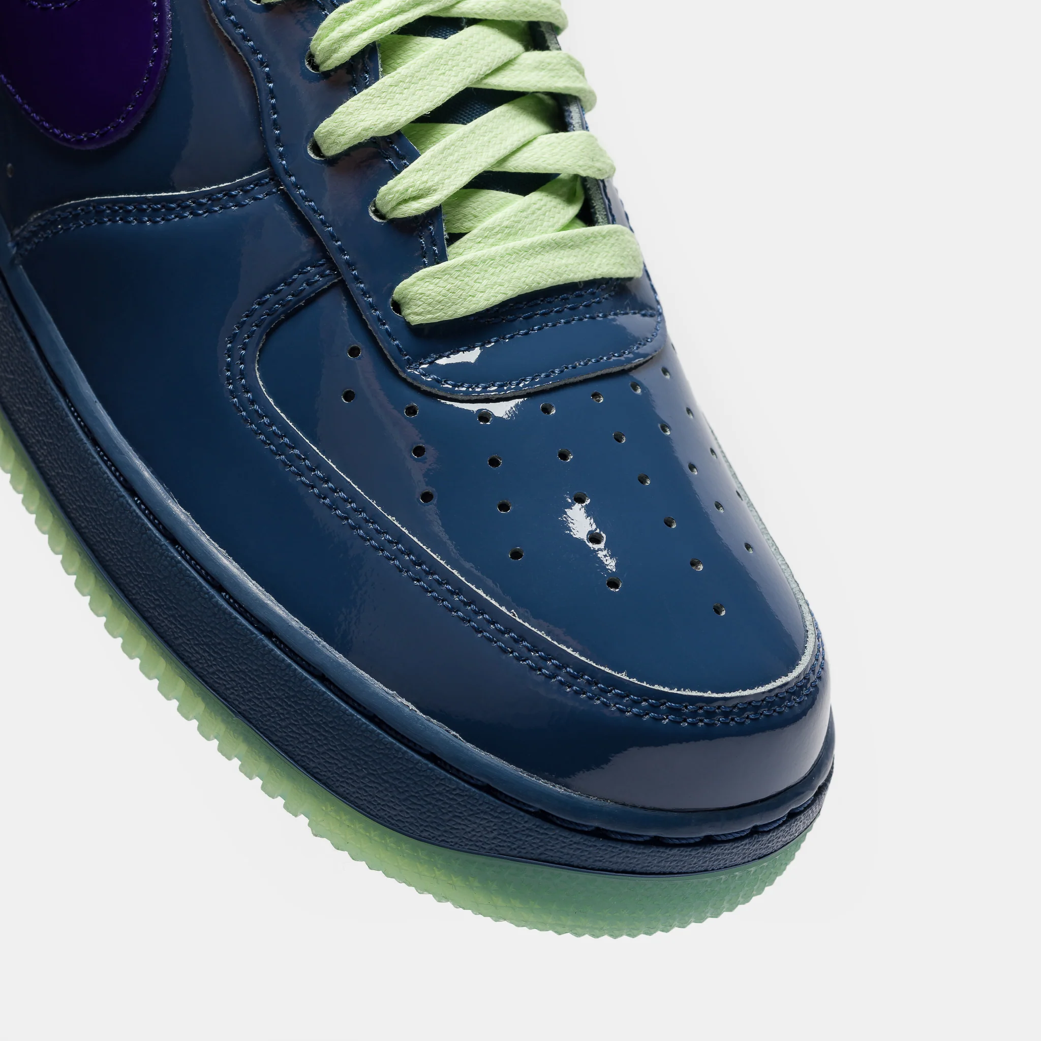 Air Force 1 Low Sneaker in  Mystic Navy/Grape Ice/Lt Violet Ore - Image 6