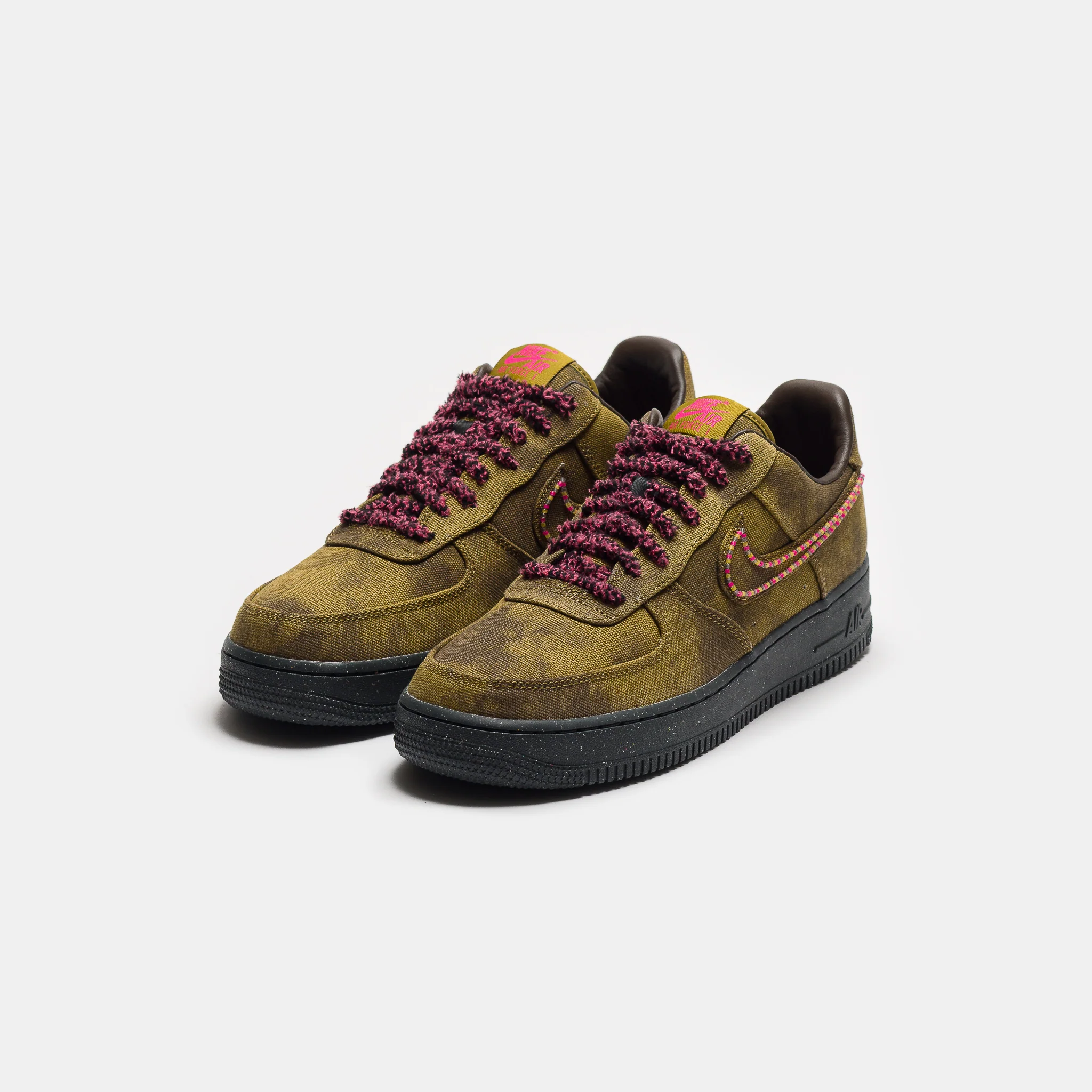 Air Force 1 Sneaker in Desert Moss/Fierce Pink/Midwest Gold - Image 3