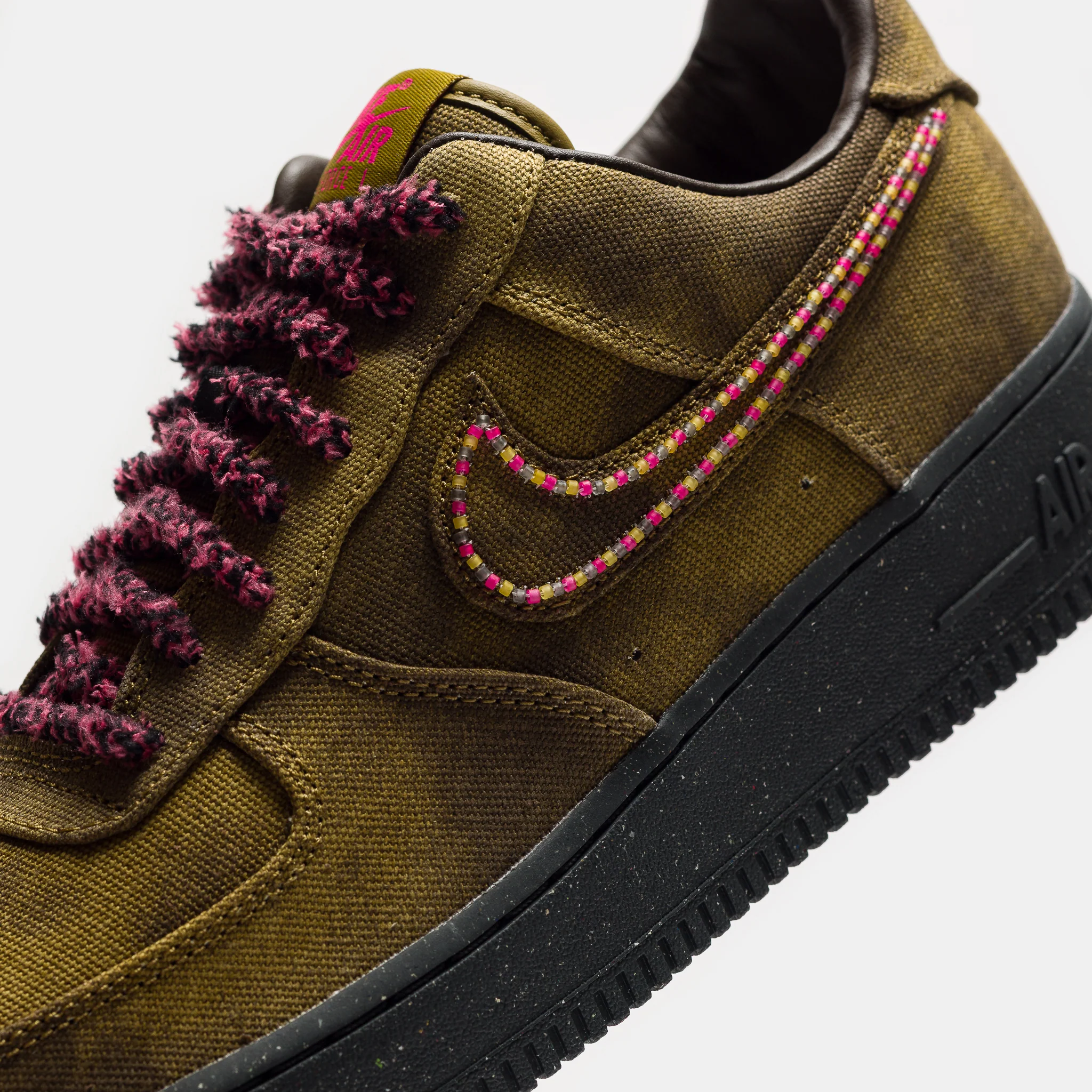 Air Force 1 Sneaker in Desert Moss/Fierce Pink/Midwest Gold - Image 5