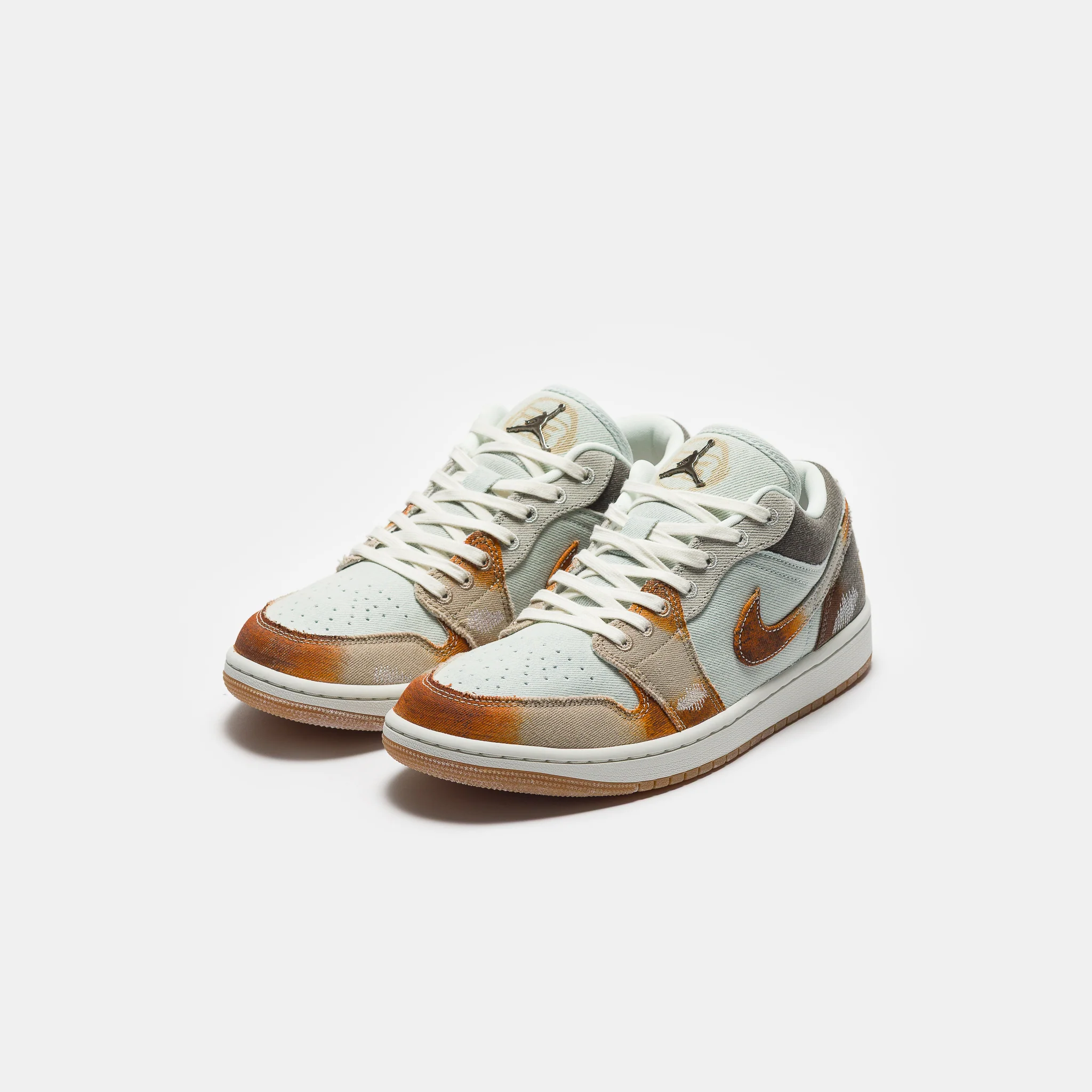 Air Jordan 1 Low SE Sneaker in Multicolor/Sail/Light Bone - Image 3