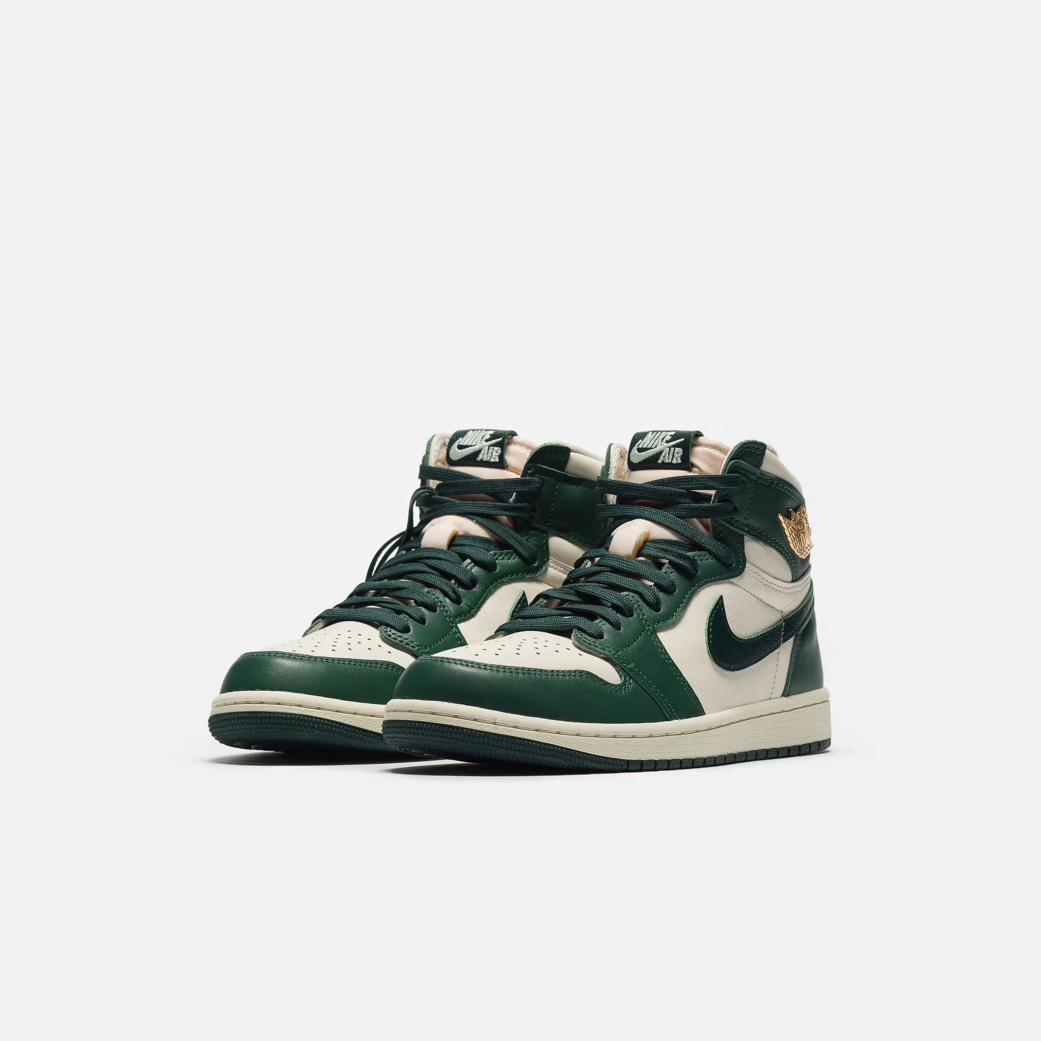 Air Jordan 1 Retro High OG Sneaker in Pale Ivory/Pro Green/Fir/Coconut Milk - Image 2