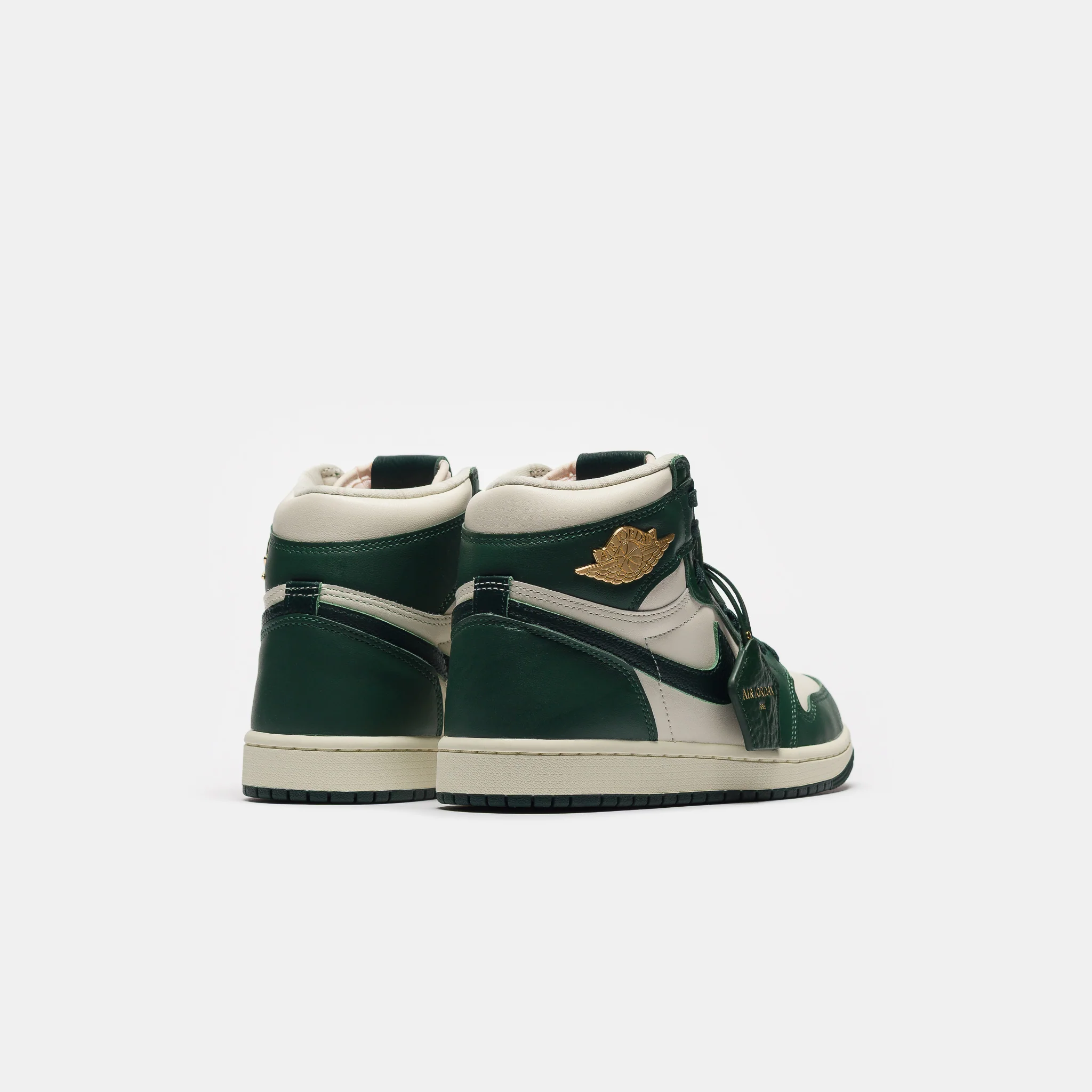 Air Jordan 1 Retro High OG Sneaker in Pale Ivory/Pro Green/Fir/Coconut Milk - Image 5