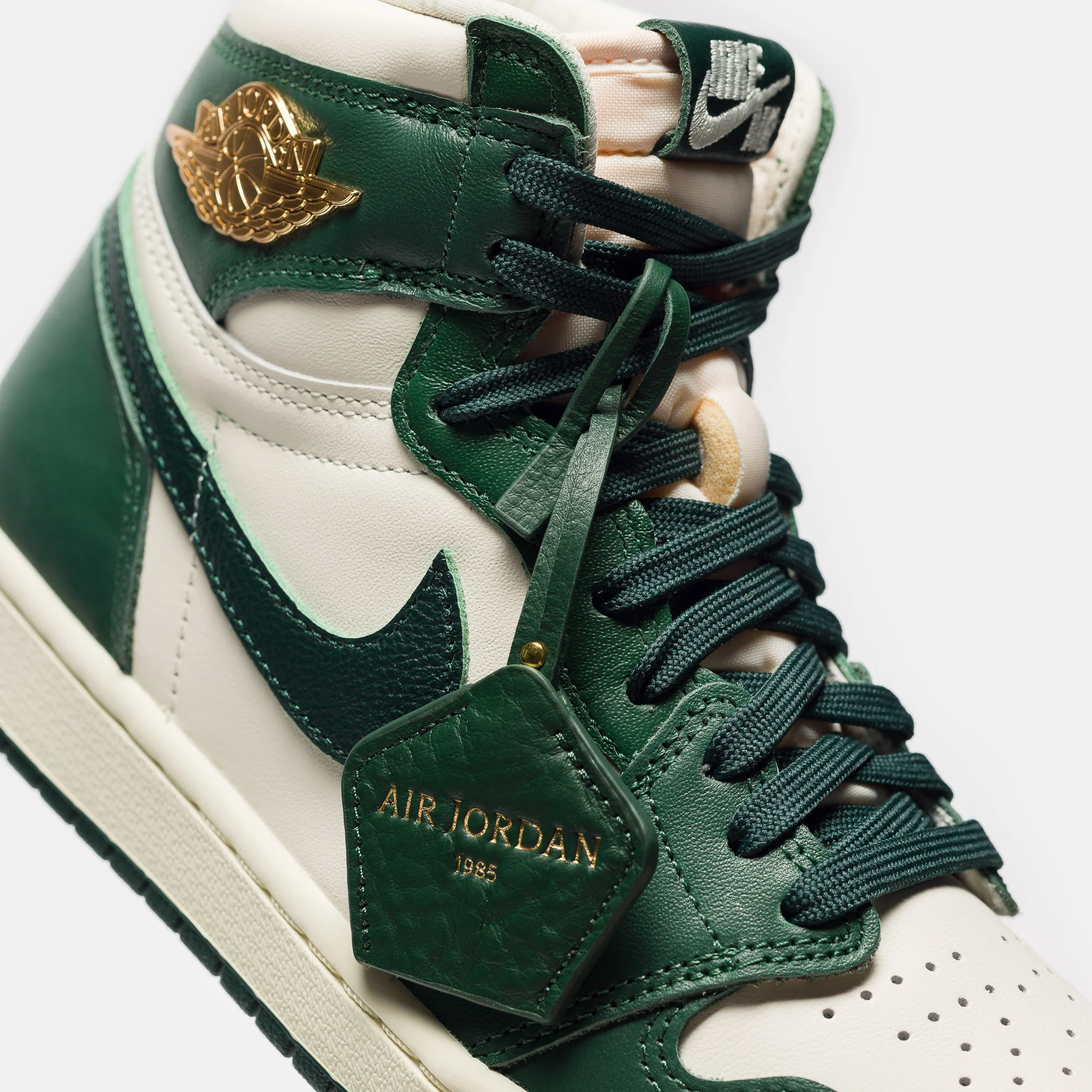 Air Jordan 1 Retro High OG Sneaker in Pale Ivory/Pro Green/Fir/Coconut Milk - Image 6
