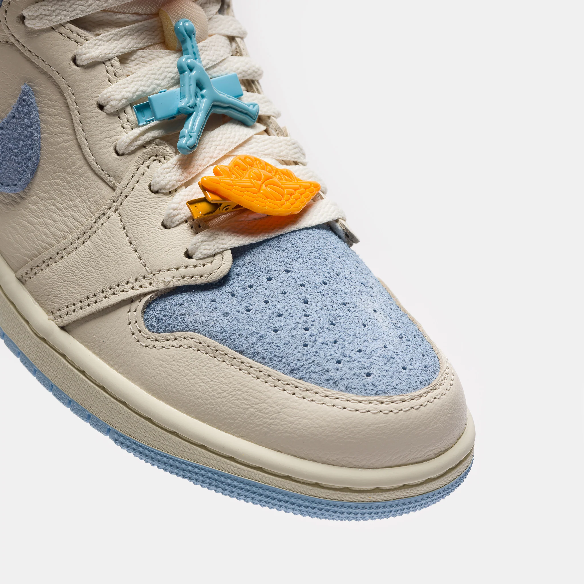 Air Jordan 1 Retro High OG Sneaker in Pale Ivory/Psychic Blue/Coconut Milk - Image 6