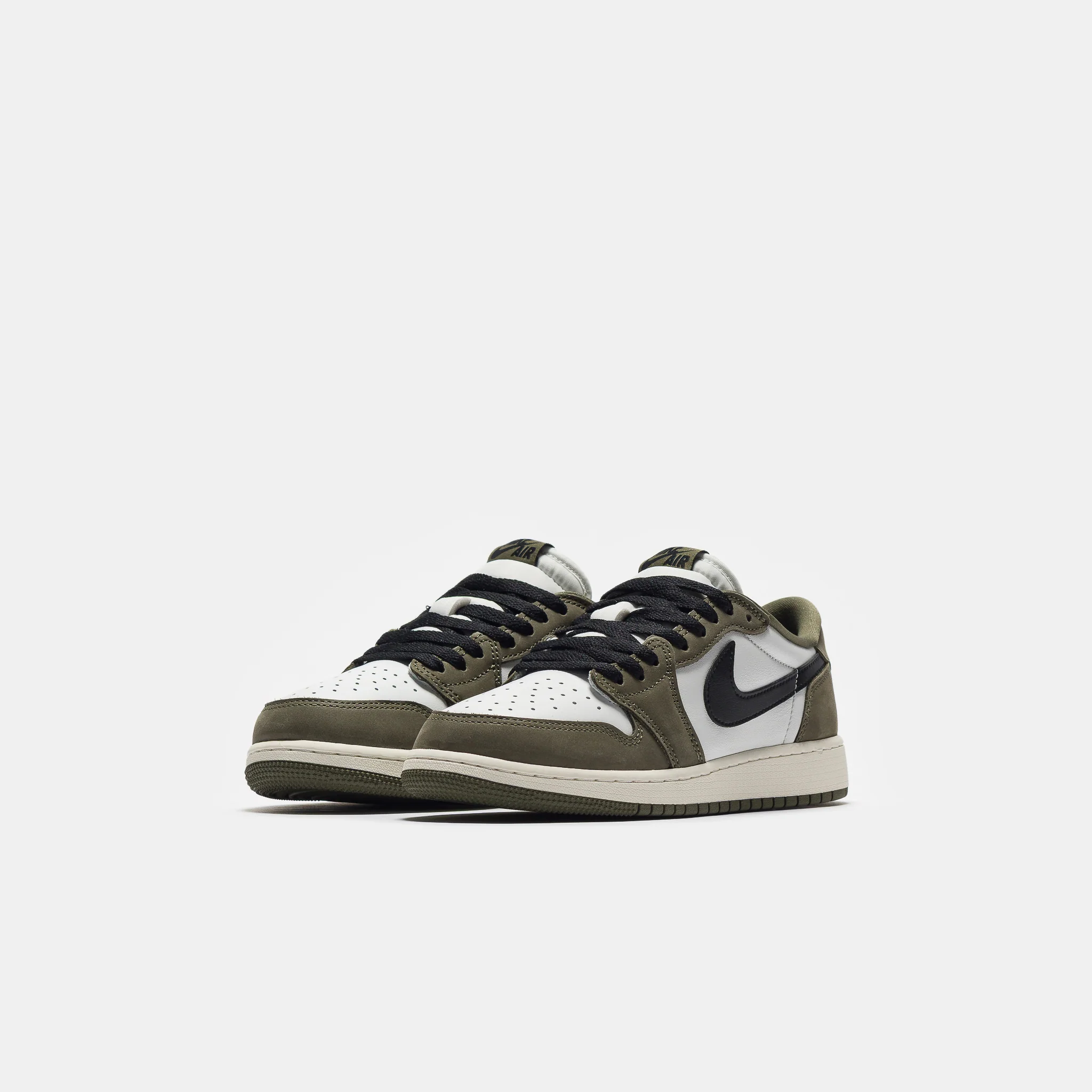 Air Jordan 1 Retro Low Big Kids Sneaker in Medium Olive/Black/Summit White/Sail - Image 2