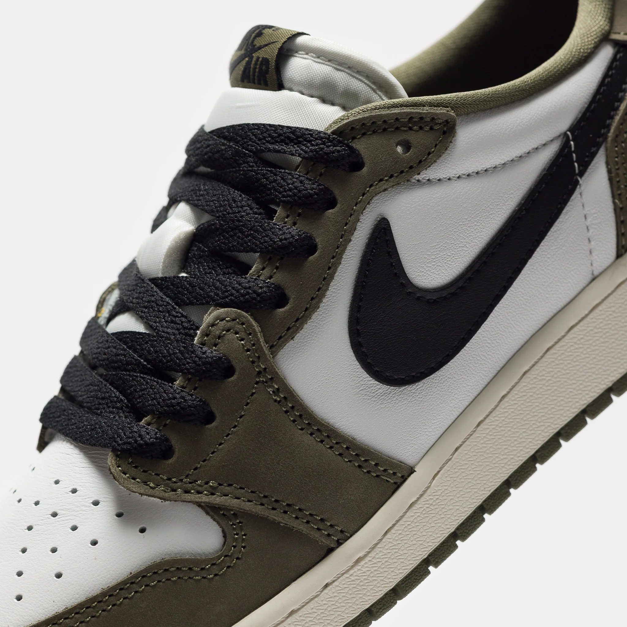 Air Jordan 1 Retro Low Big Kids Sneaker in Medium Olive/Black/Summit White/Sail - Image 5