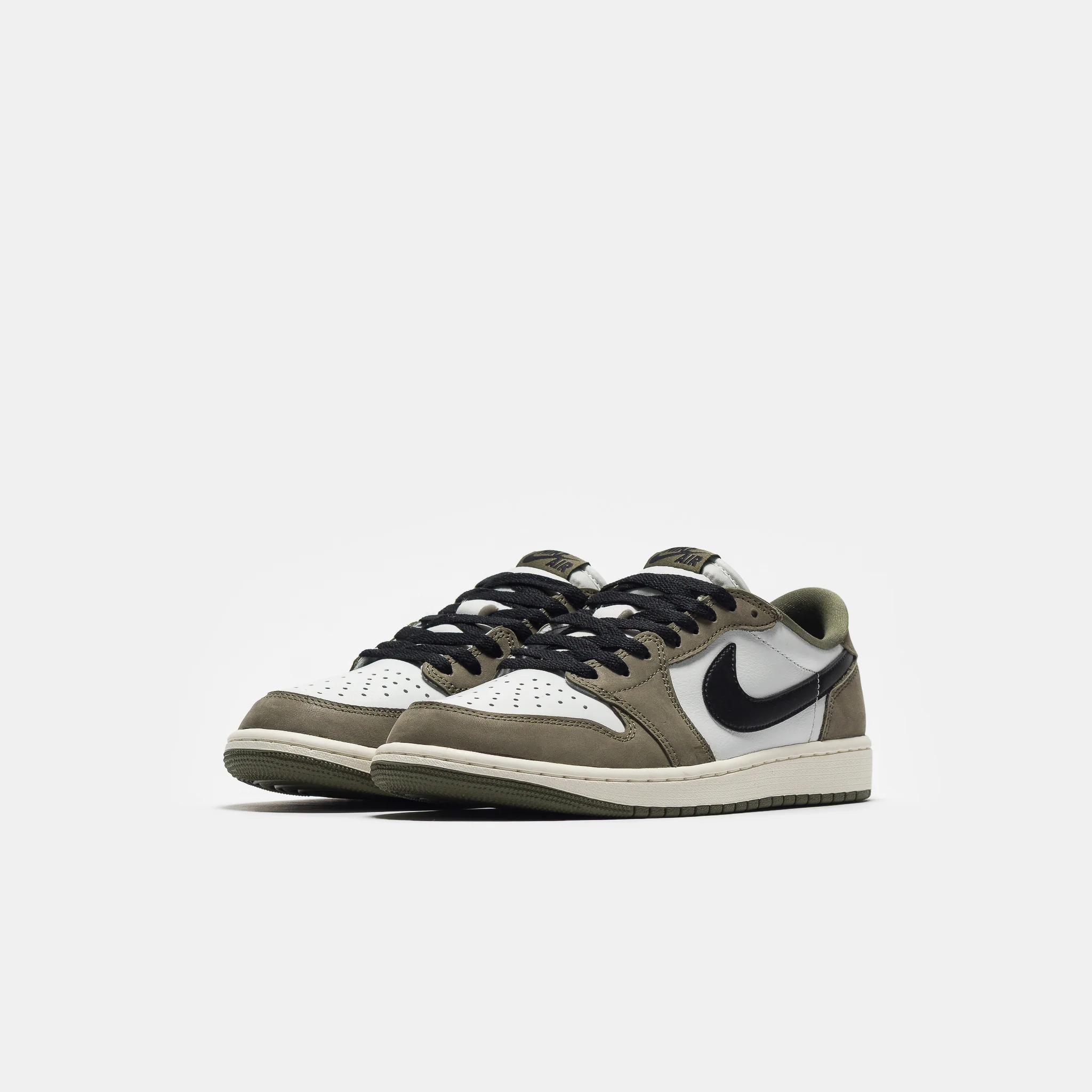Air Jordan 1 Retro Low Sneaker in Medium Olive/Black/Summit White/Sail - Image 2
