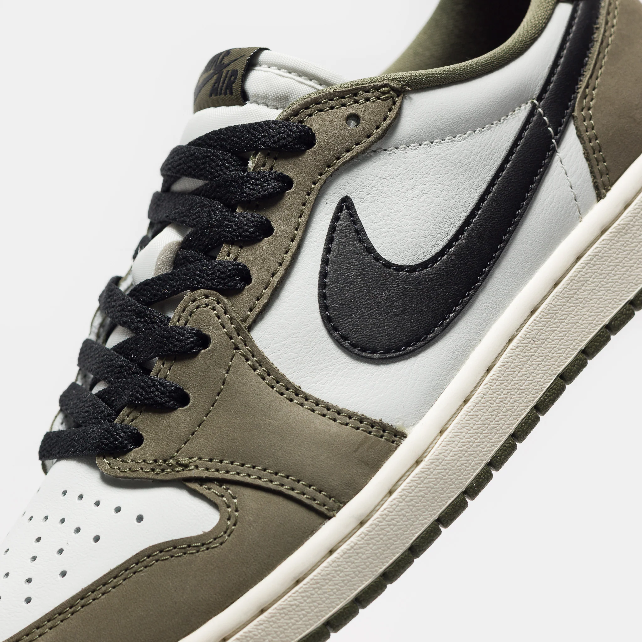 Air Jordan 1 Retro Low Sneaker in Medium Olive/Black/Summit White/Sail - Image 5