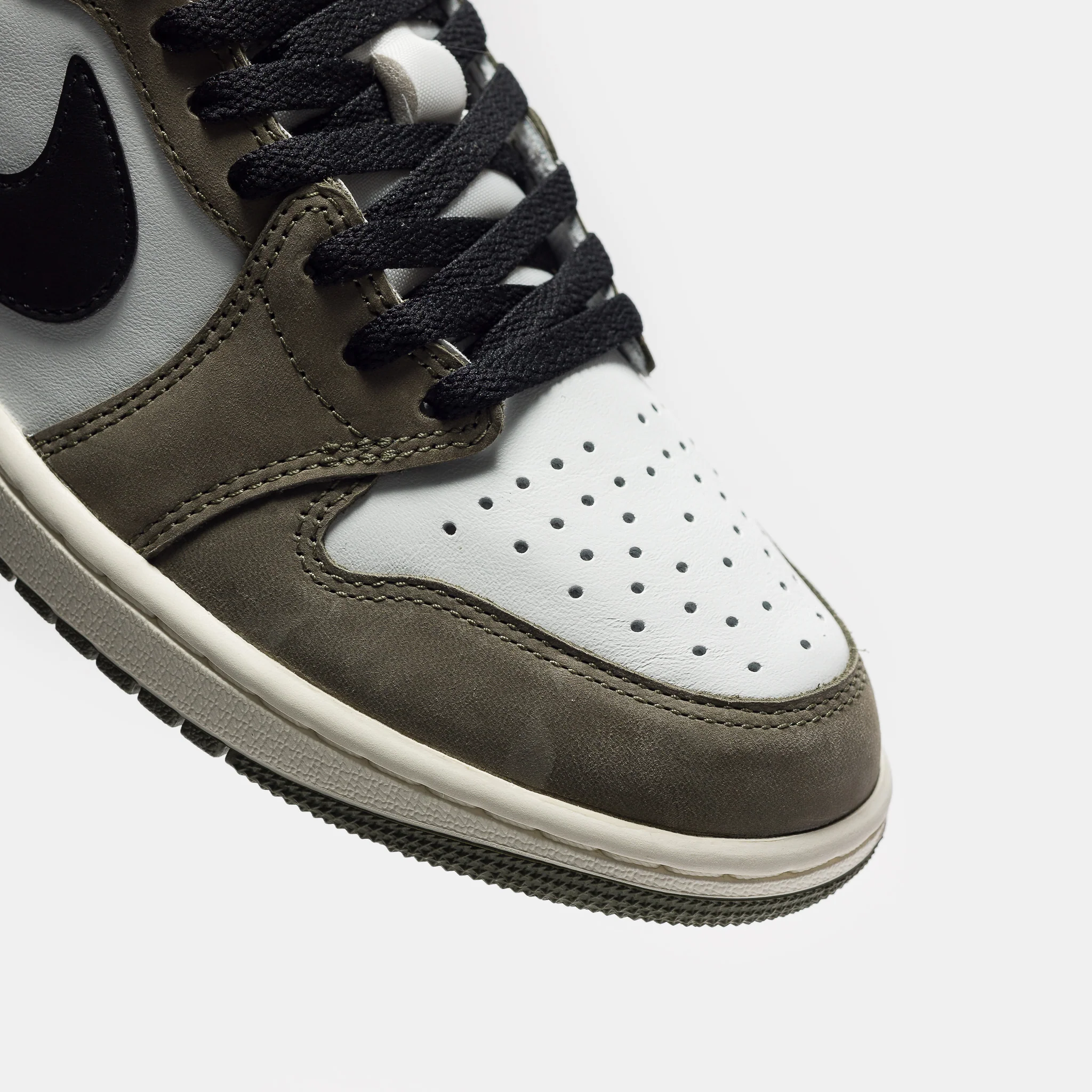 Air Jordan 1 Retro Low Sneaker in Medium Olive/Black/Summit White/Sail - Image 6