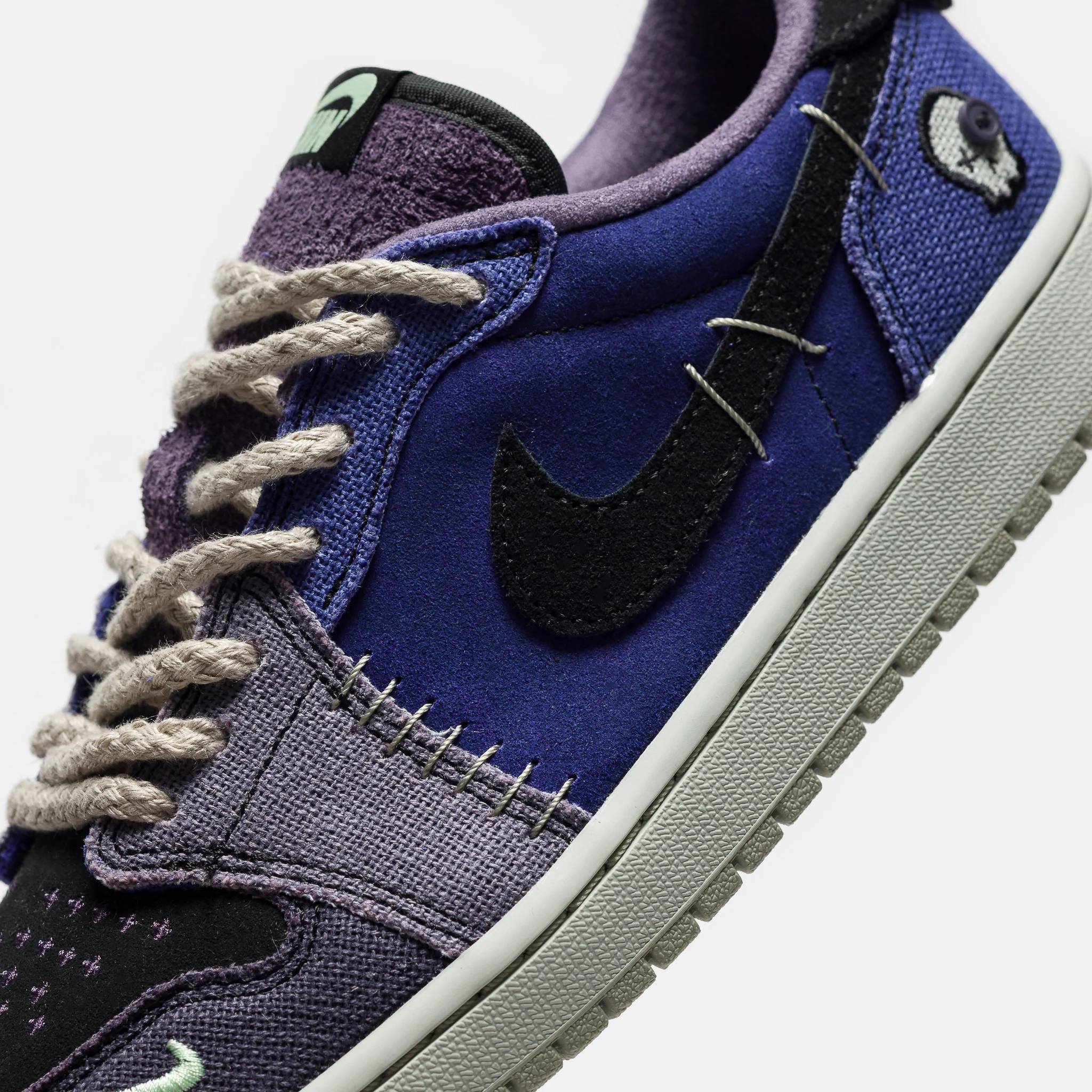 Air Jordan 1 Retro Low Sneaker in Regency Purple/Vapor Green/Black - Image 5