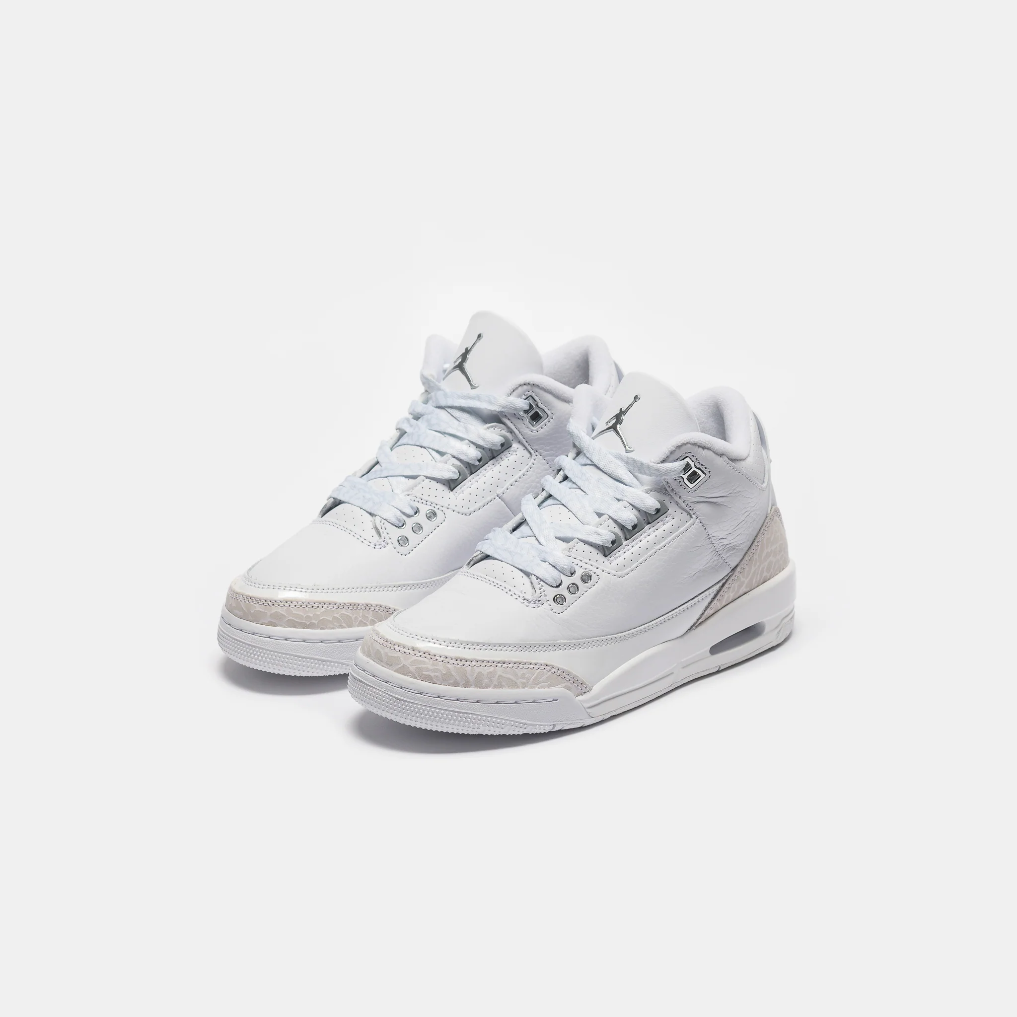 Air Jordan 3 Retro Grade School Sneaker in White/Metallic Silver/White - Image 3