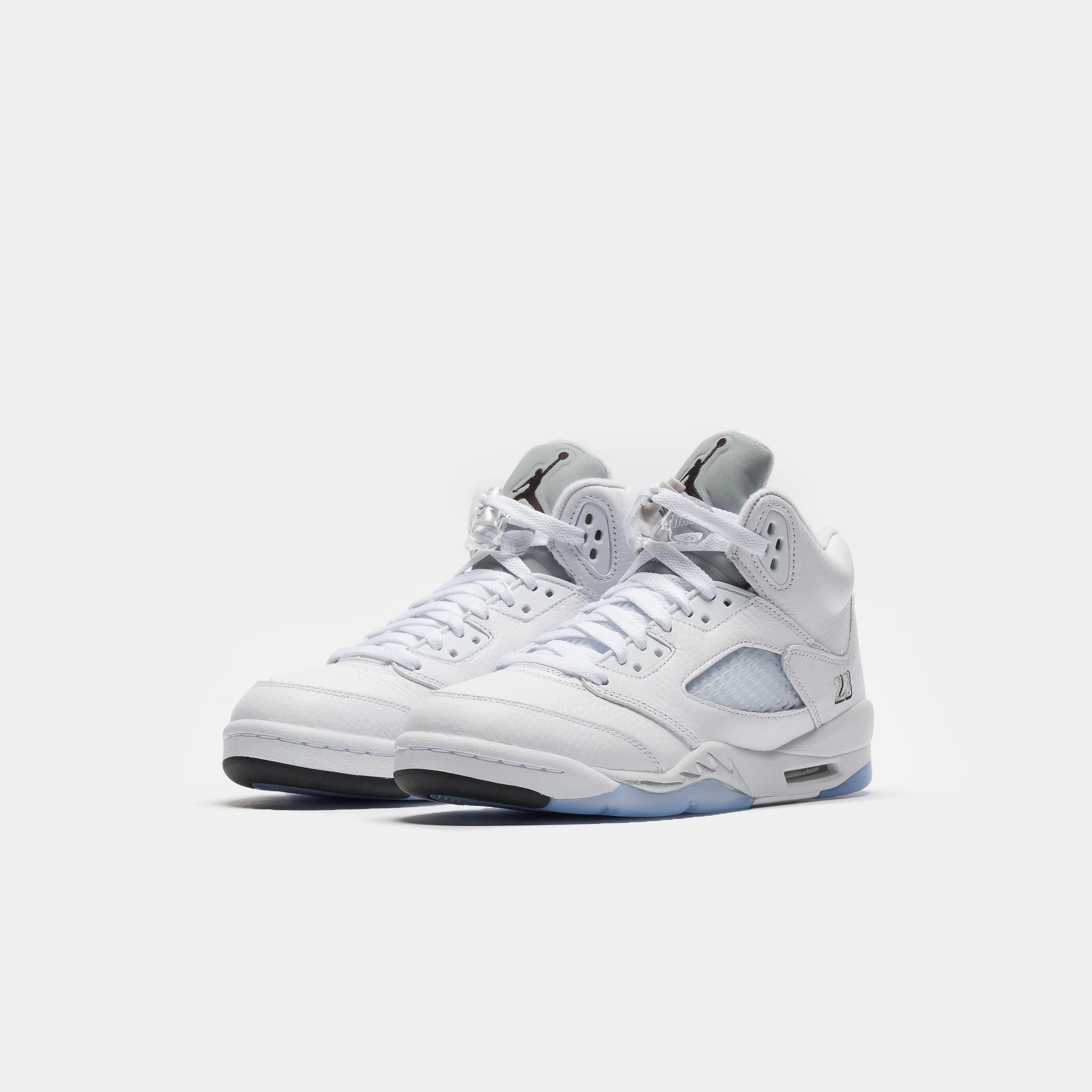 Air Jordan 5 Retro Grade School Sneaker in White/Black/Metallic Silver - Image 2