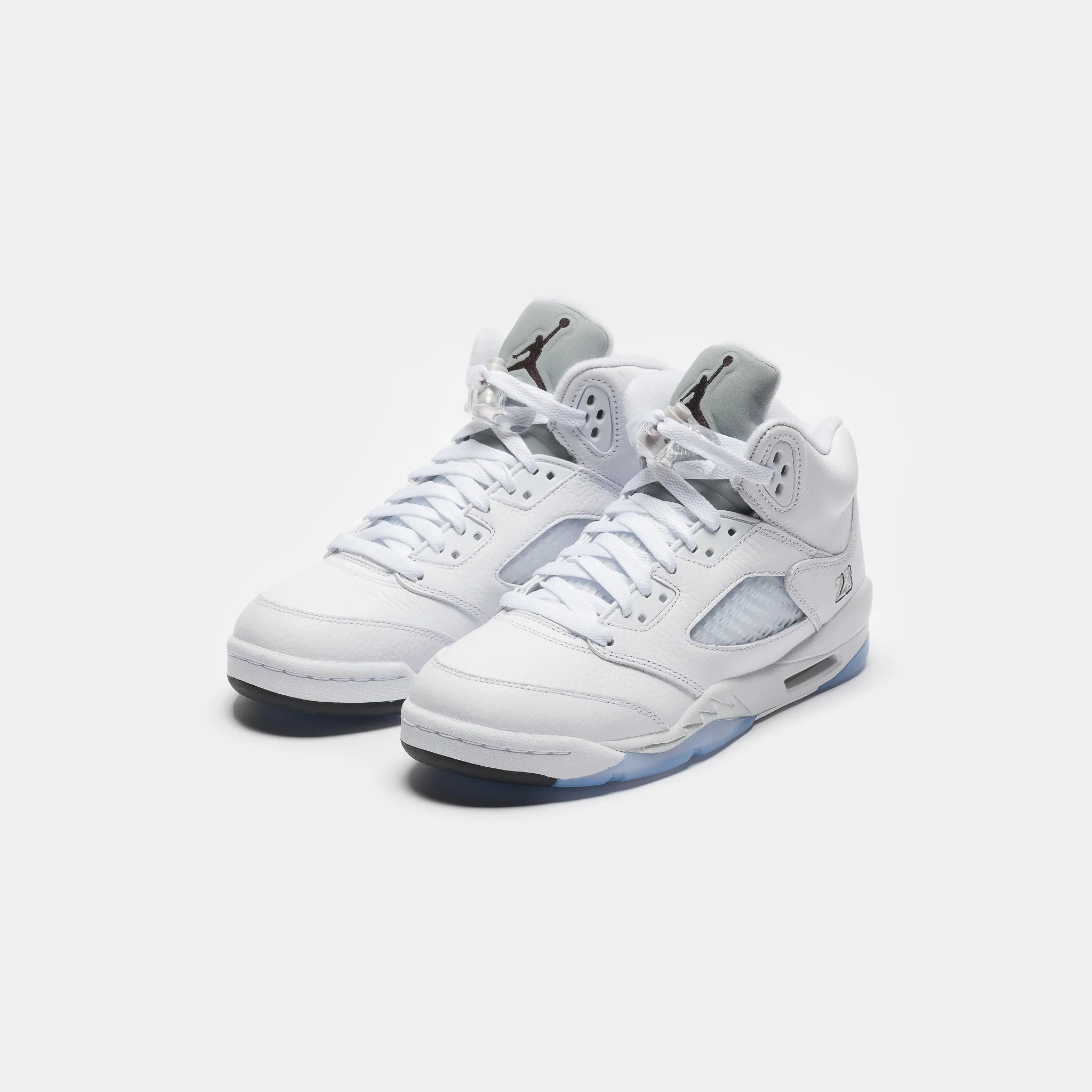 Air Jordan 5 Retro Grade School Sneaker in White/Black/Metallic Silver - Image 3