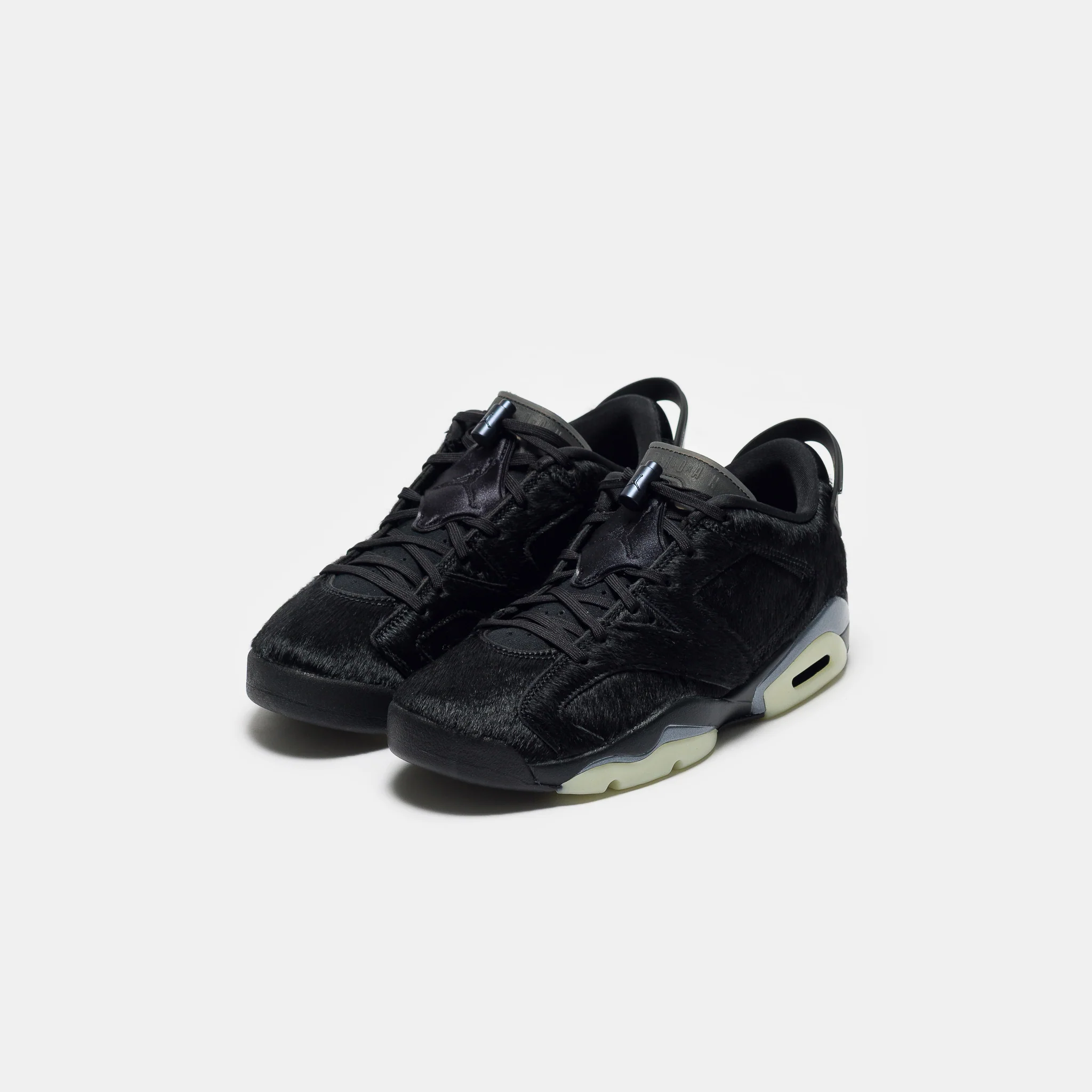 Air Jordan 6 Retro Low Sneaker in Black/Black - Image 3