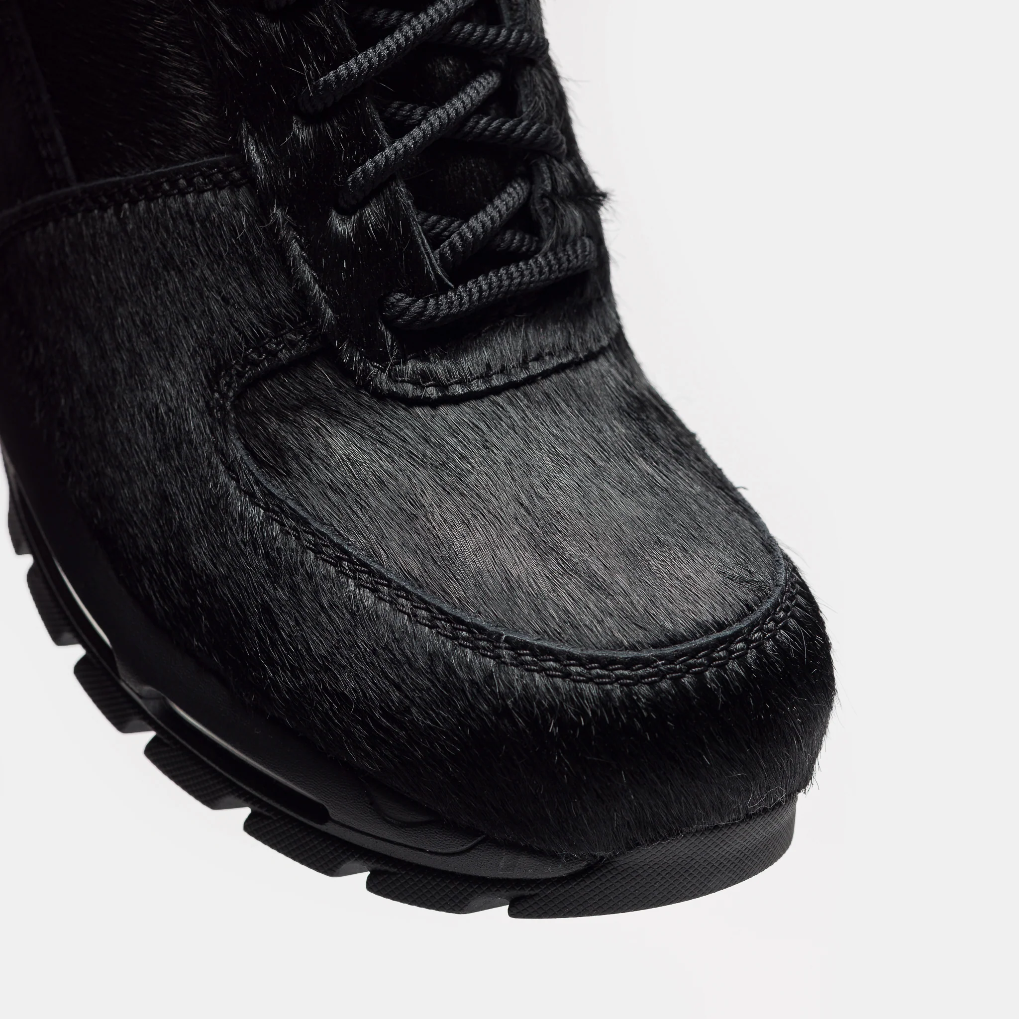 Air Max Goadome Boot in Black/Black - Image 7