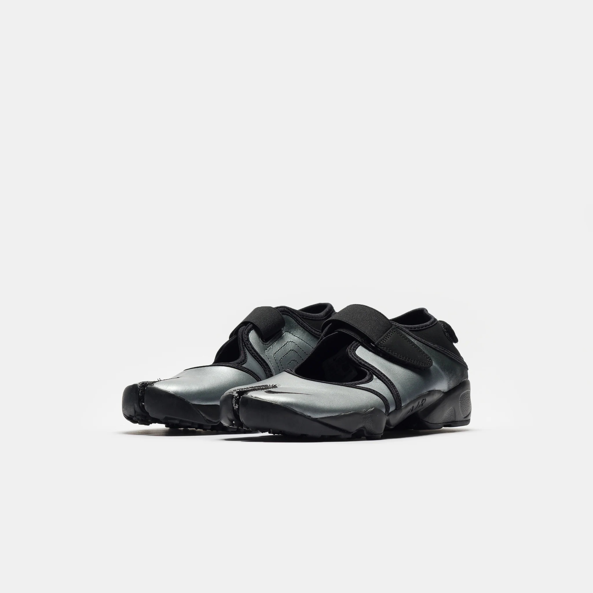 Air Rift Leather Sneaker in Metallic Silver/Black - Image 2