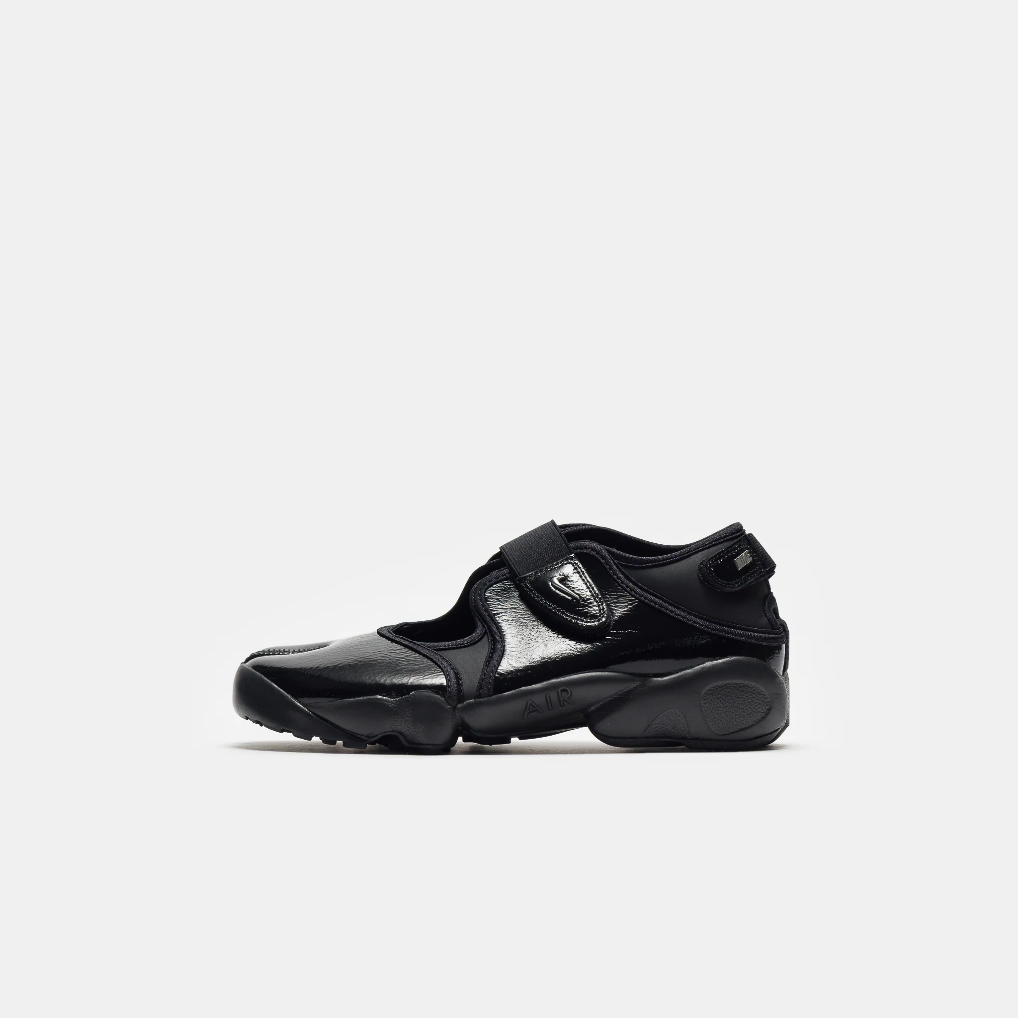 Air Rift Sneaker in Black/Metallic Silver/Black