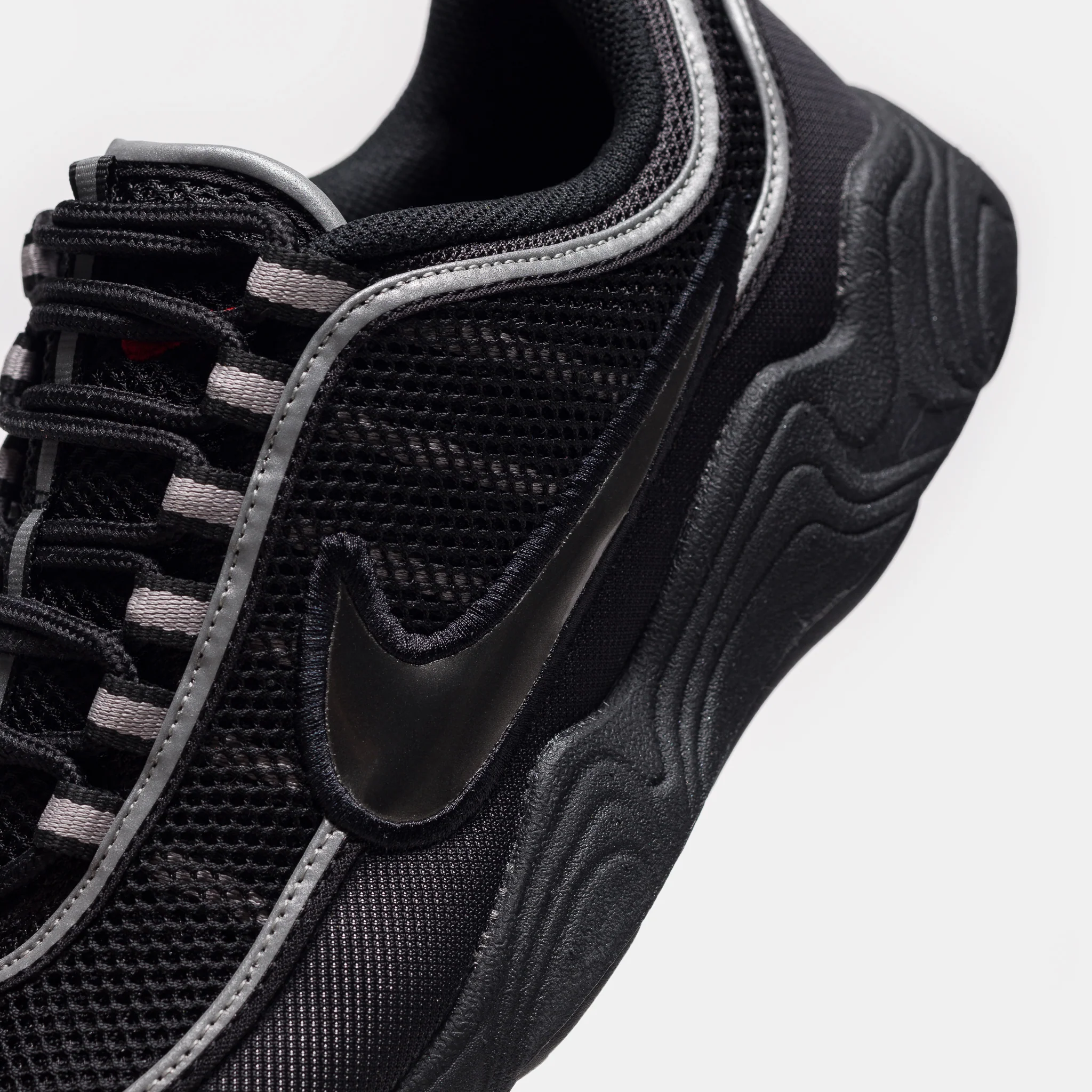 Air Zoom Spiridon SP Sneaker in Black/Metallic Silver/Sport Red - Image 5