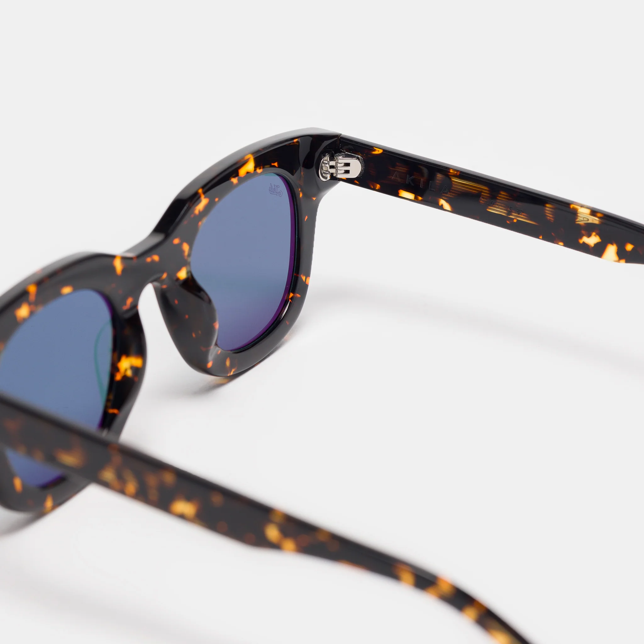 Apollo Sunglasses in Tokyo Tortoise/Viridian - Image 4