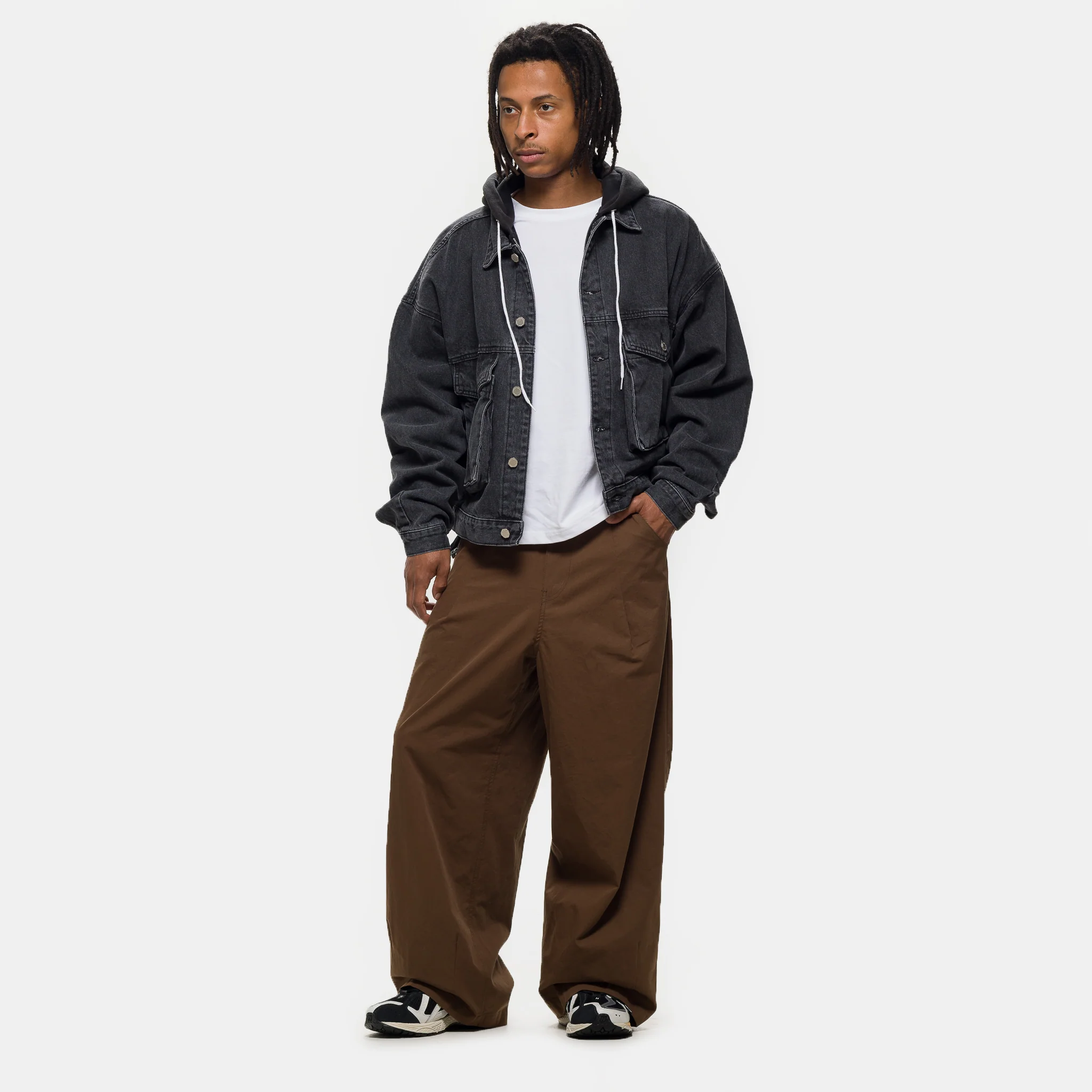 Back-Pleat Cotton Trouser in Brown - Image 2