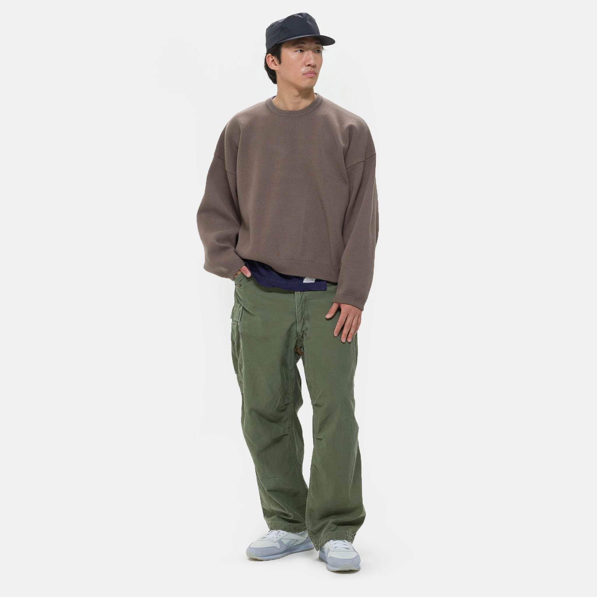 Balloon Heavy Sweater in Brown - Image 2