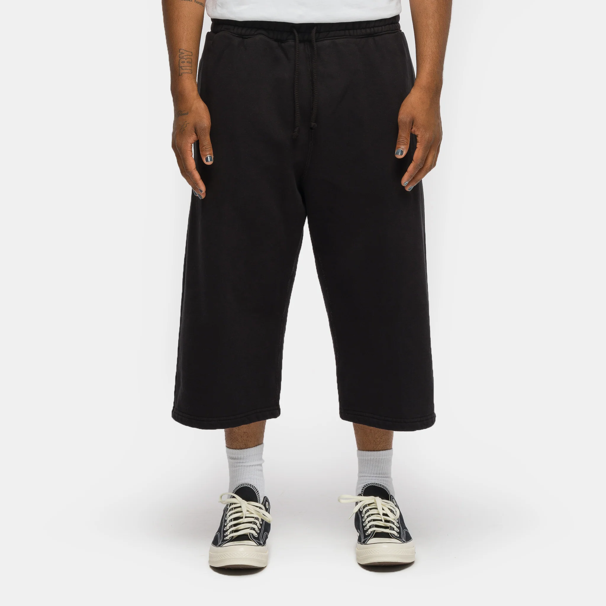 Basics Sweatshort in Aged Black