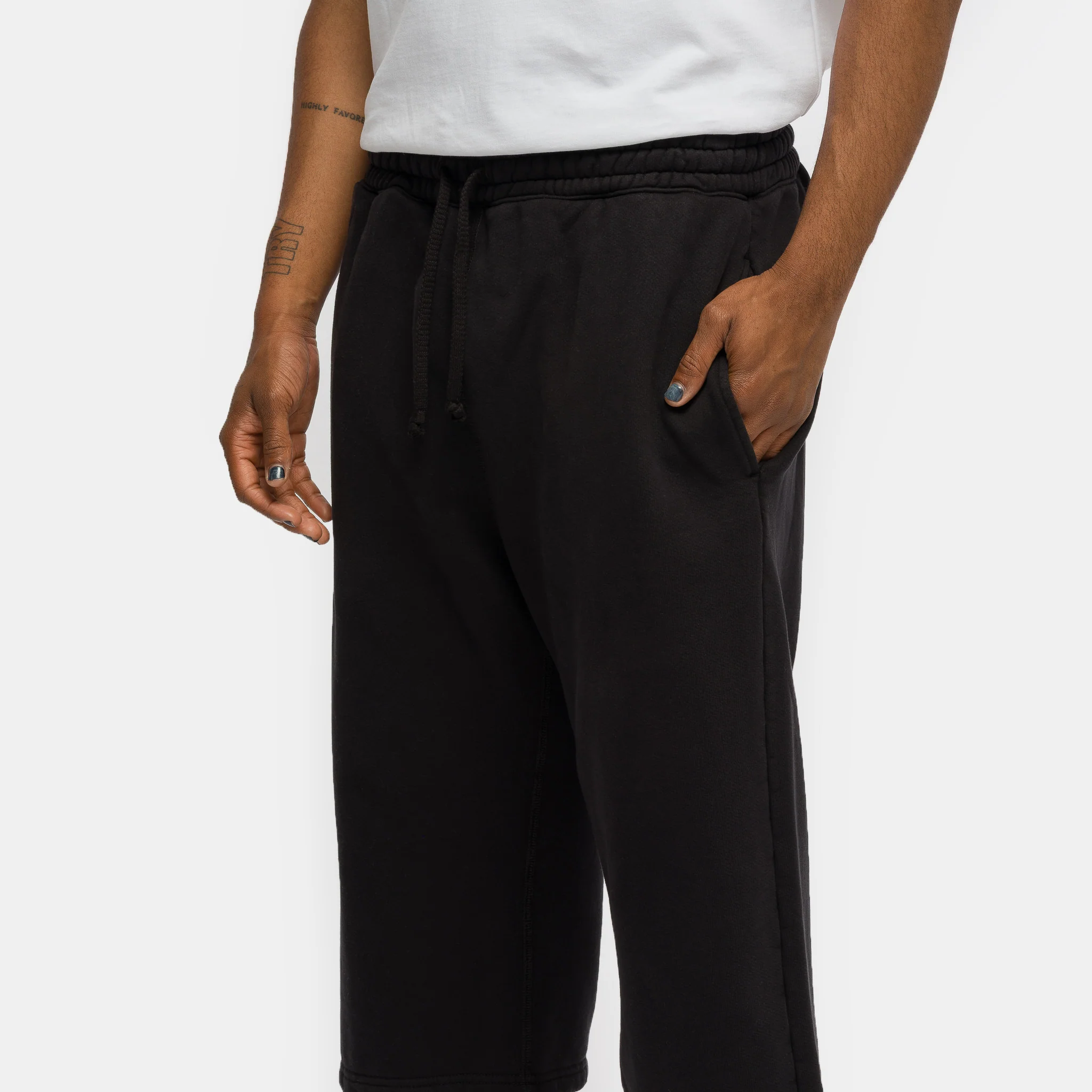 Basics Sweatshort in Aged Black - Image 4