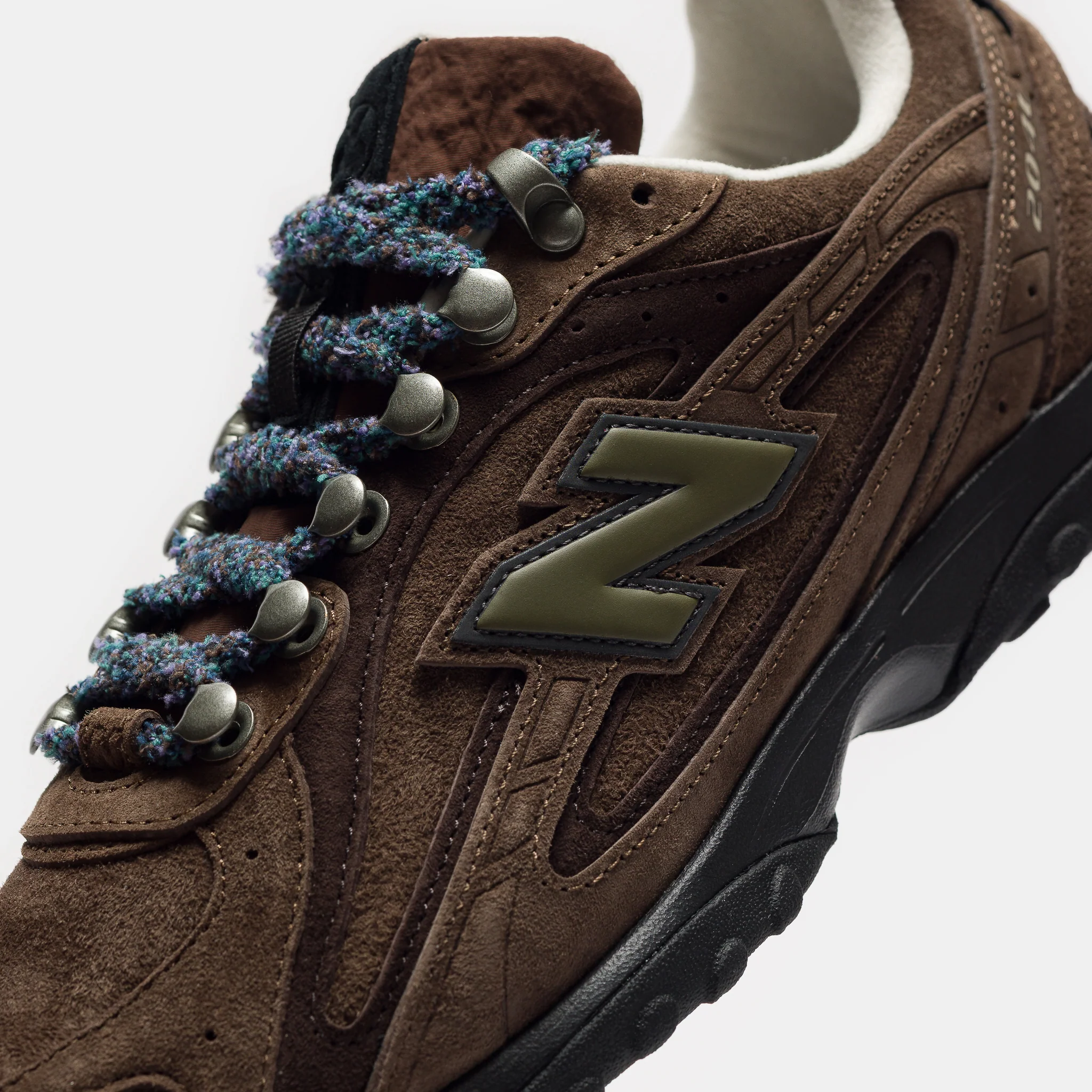 BASKETCASE 204L Sneaker in Carafe/Chocolate Brown - Image 5