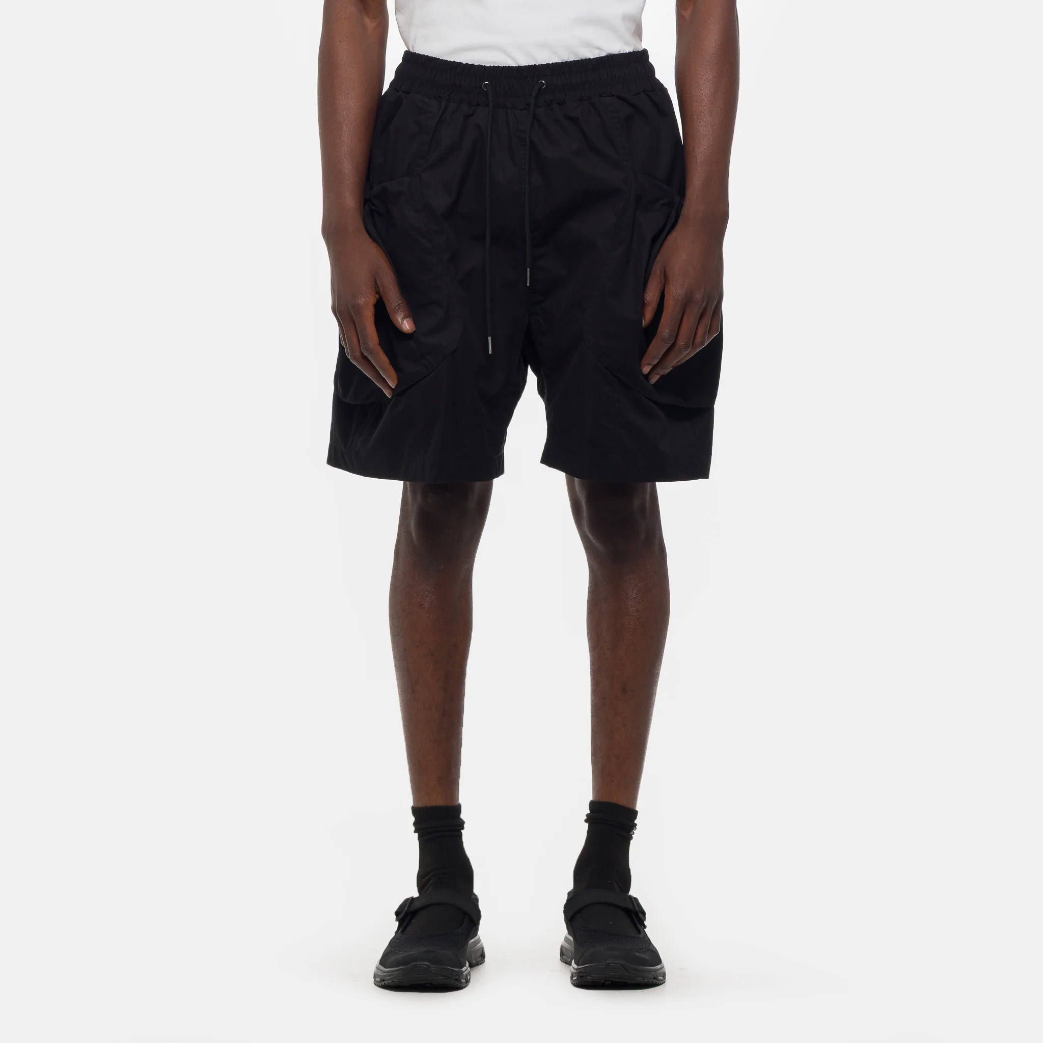 Bungee Cargo Shorts in Black