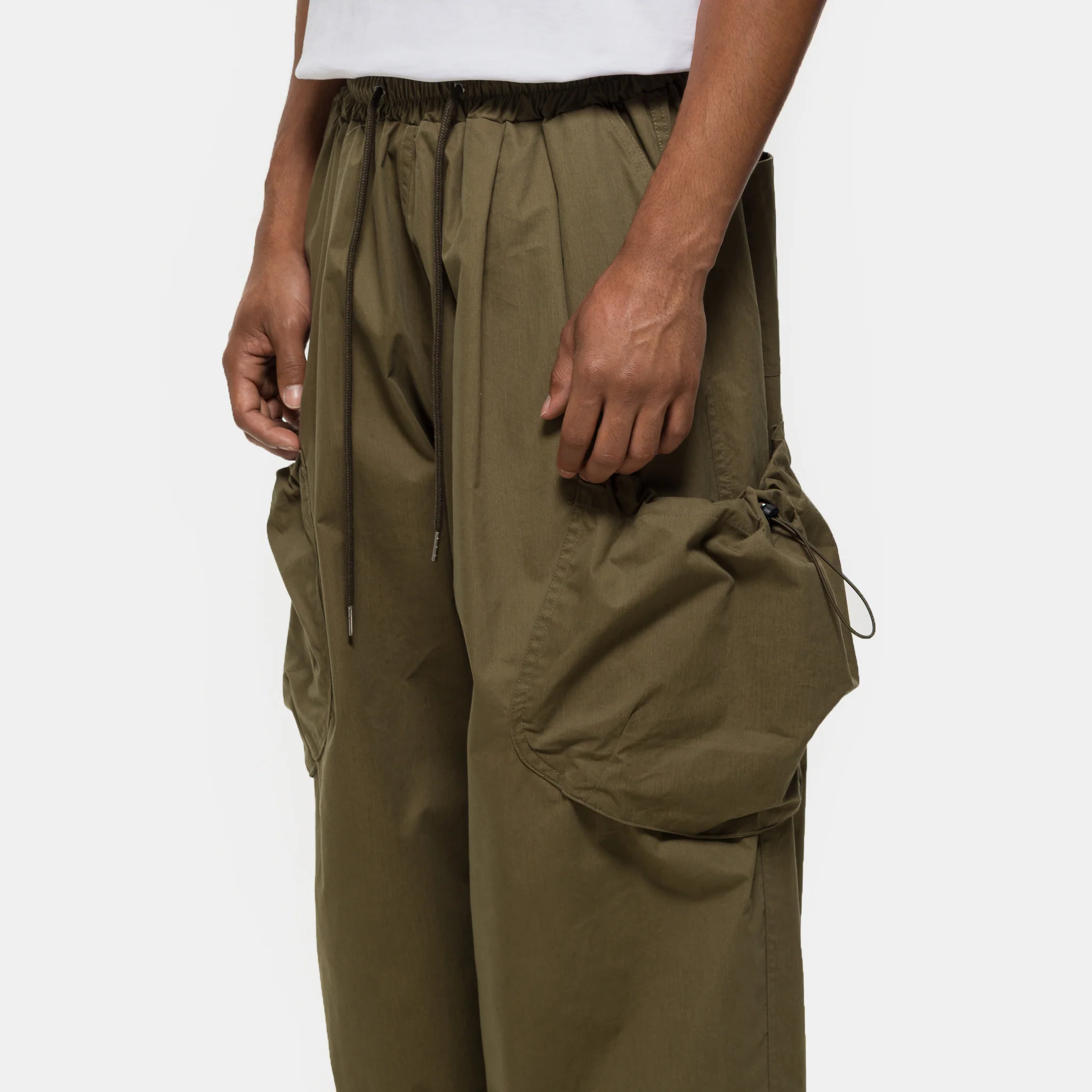 Bungee Strap Cargo Pant in Khaki - Image 4