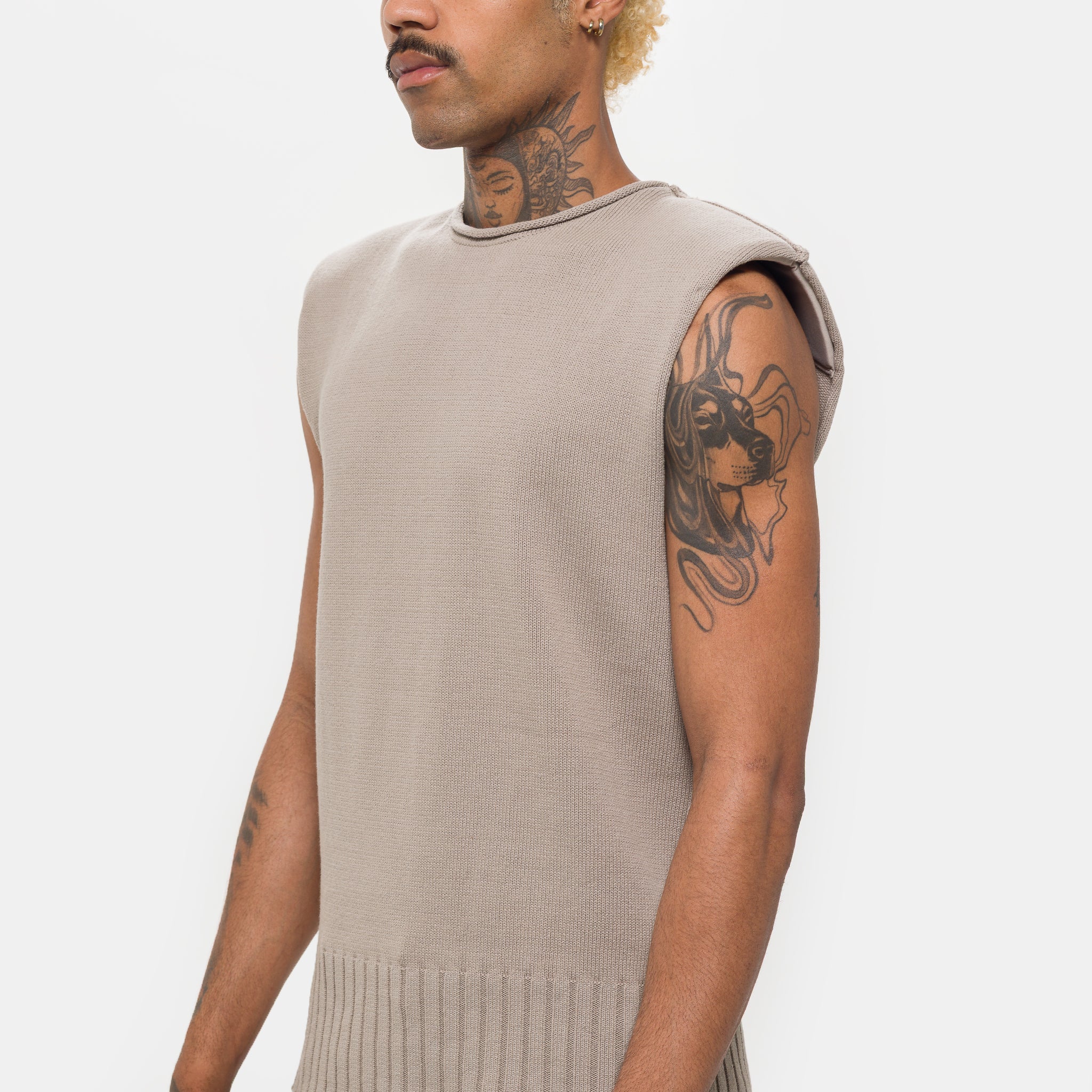 Burns Knit Vest in Light Grey - Image 4