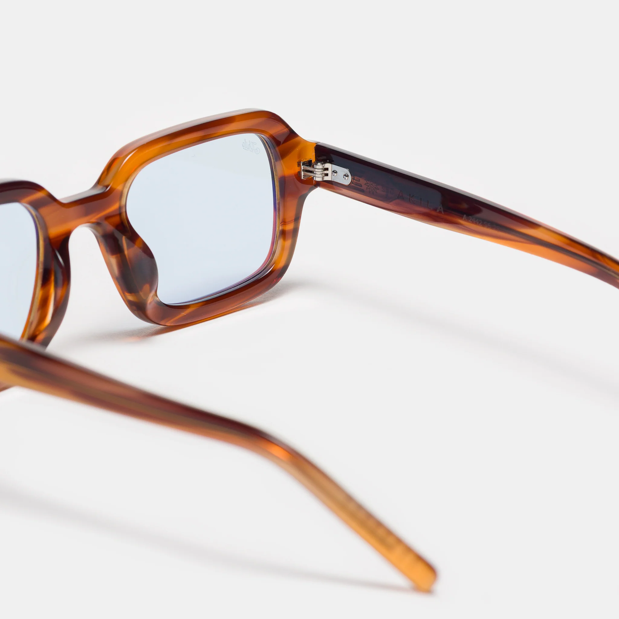 Cascade Sunglasses in Havana/Sky Blue - Image 4