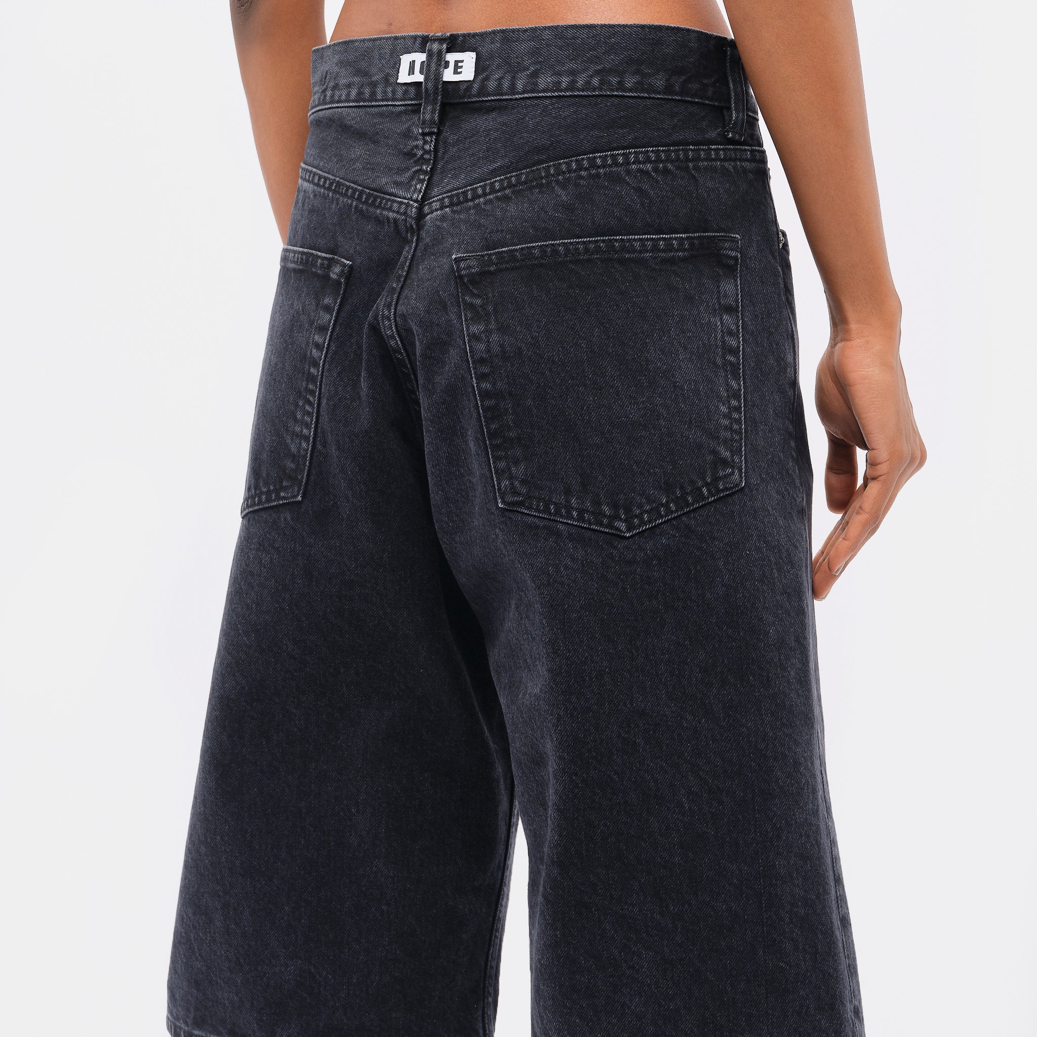 Criss Shorts in Black - Image 5