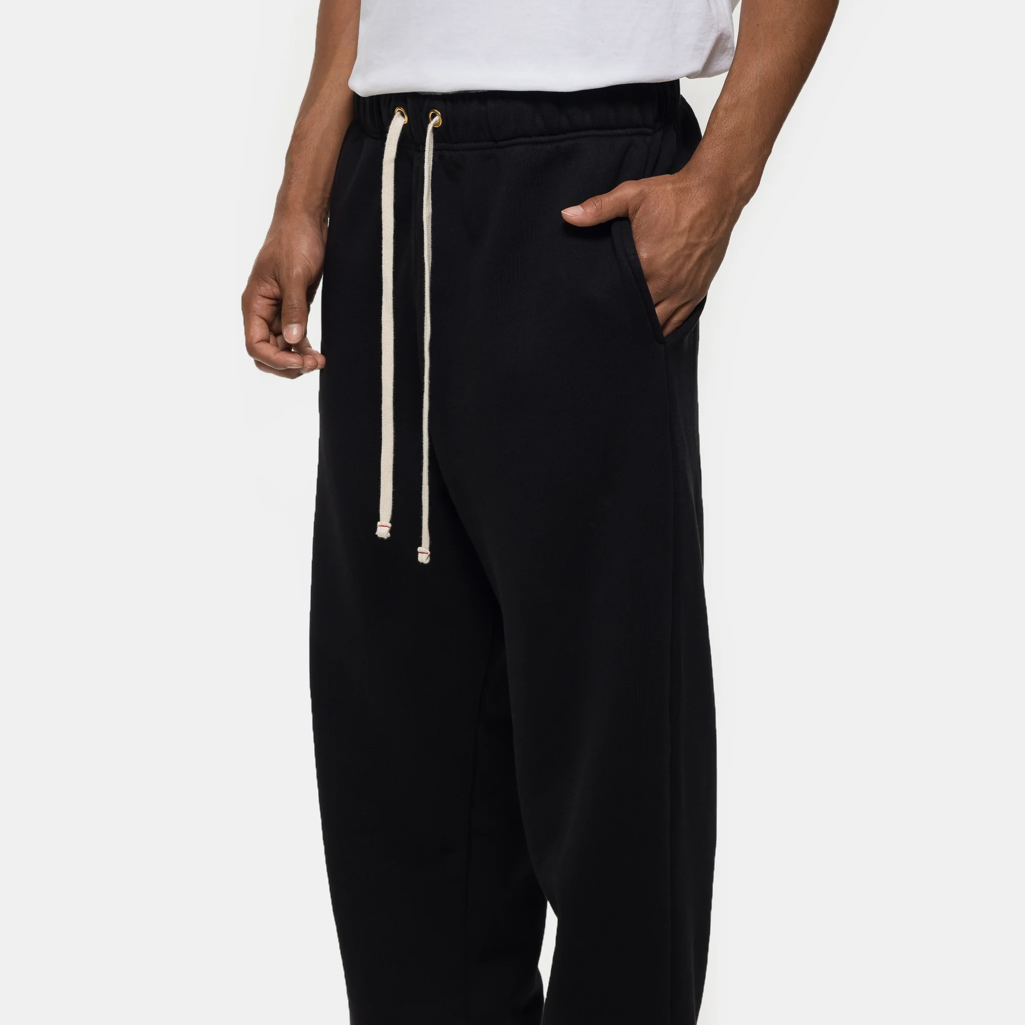 Cropped Relaxed  Pant in Jet Black - Image 4