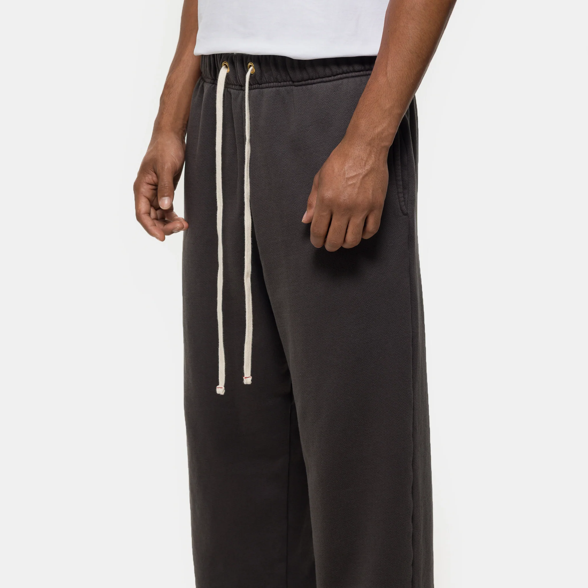 Cropped Relaxed  Pant in Vintage Black - Image 4