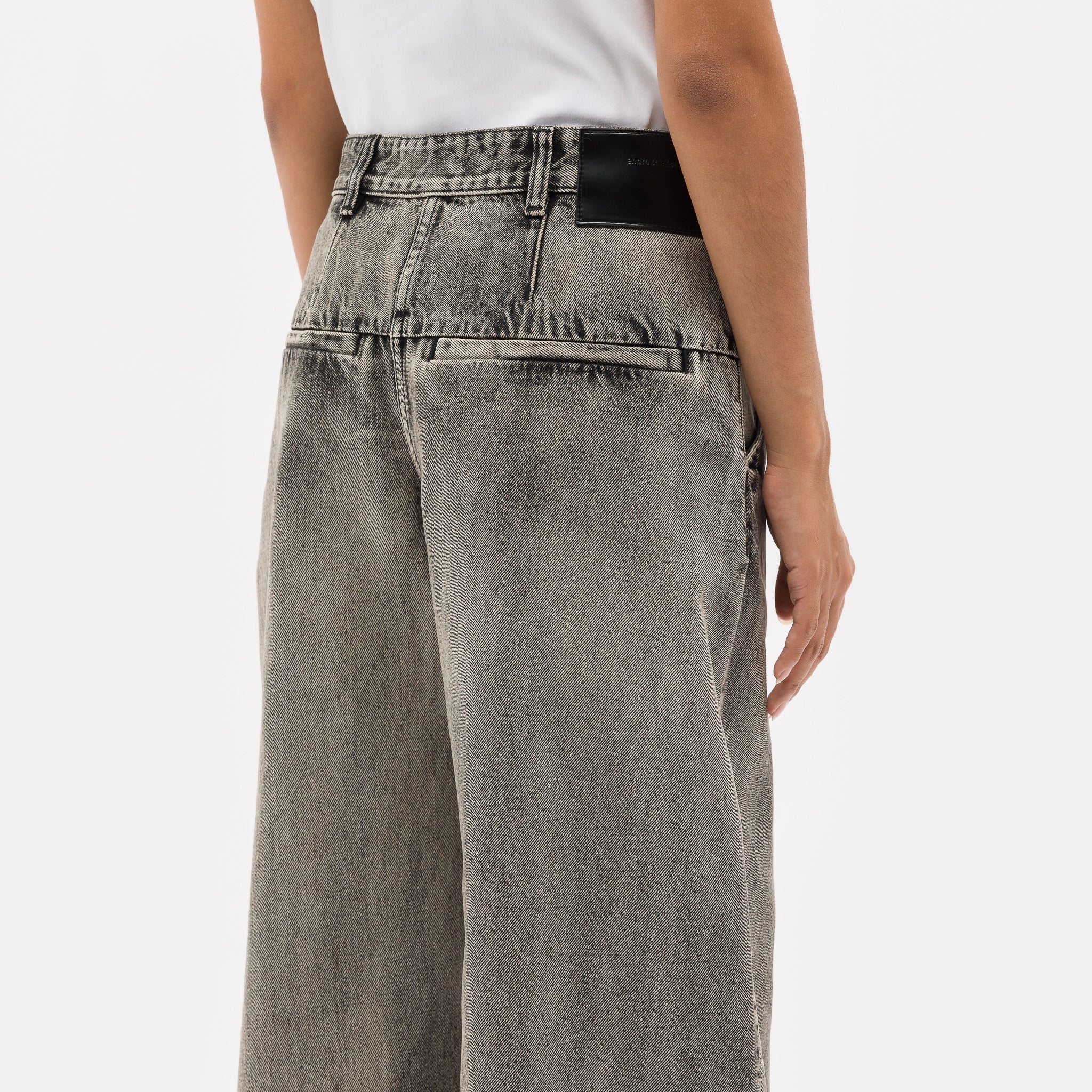 Dem Jeans in Grey - Image 5
