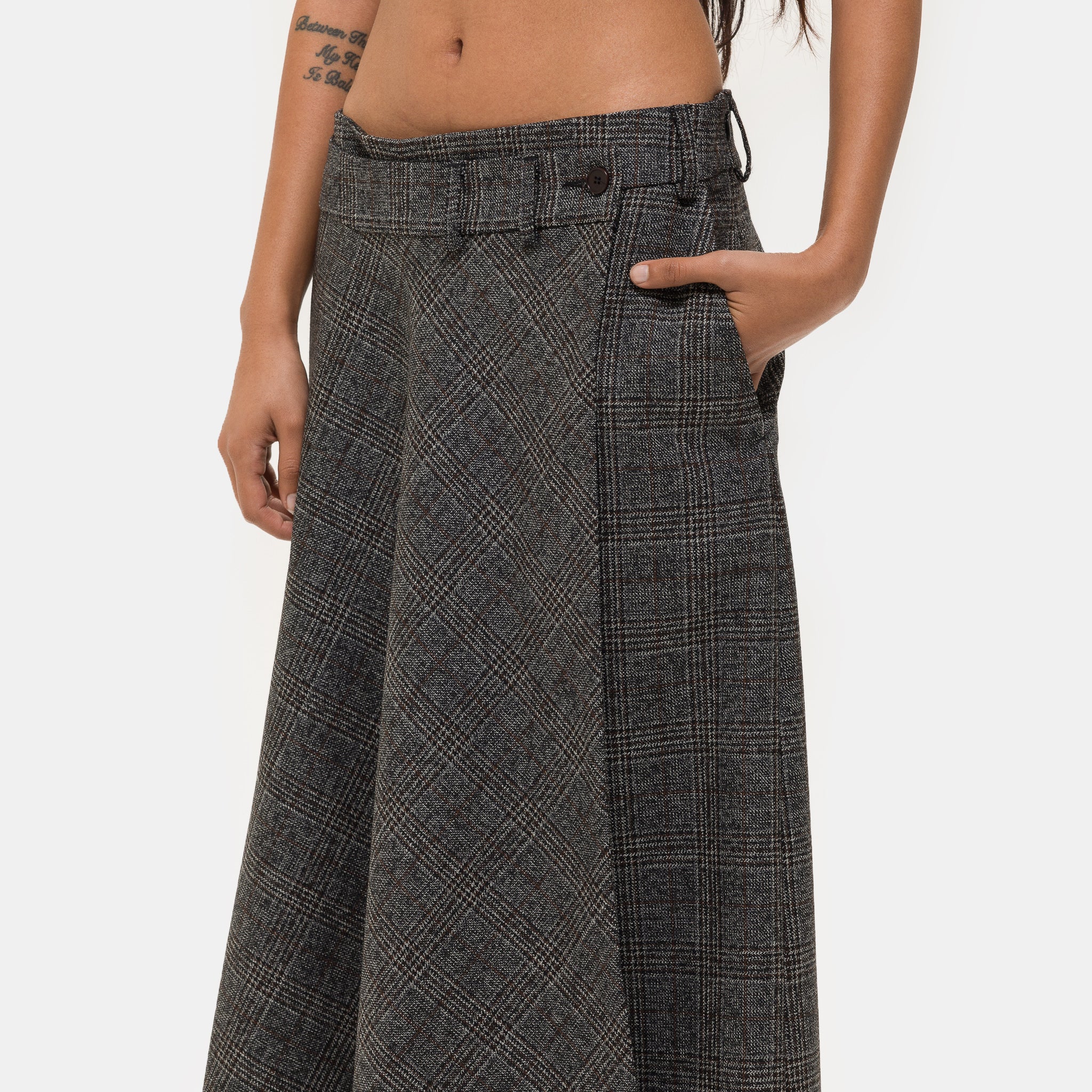 Depend Skirt in Grey - Image 4
