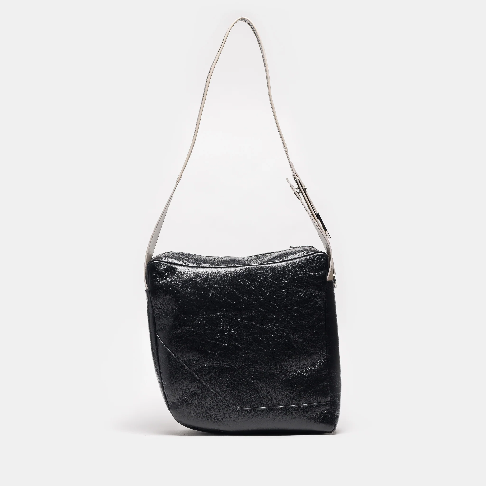 Deultum Leather Bag in Black/Beige - Image 3